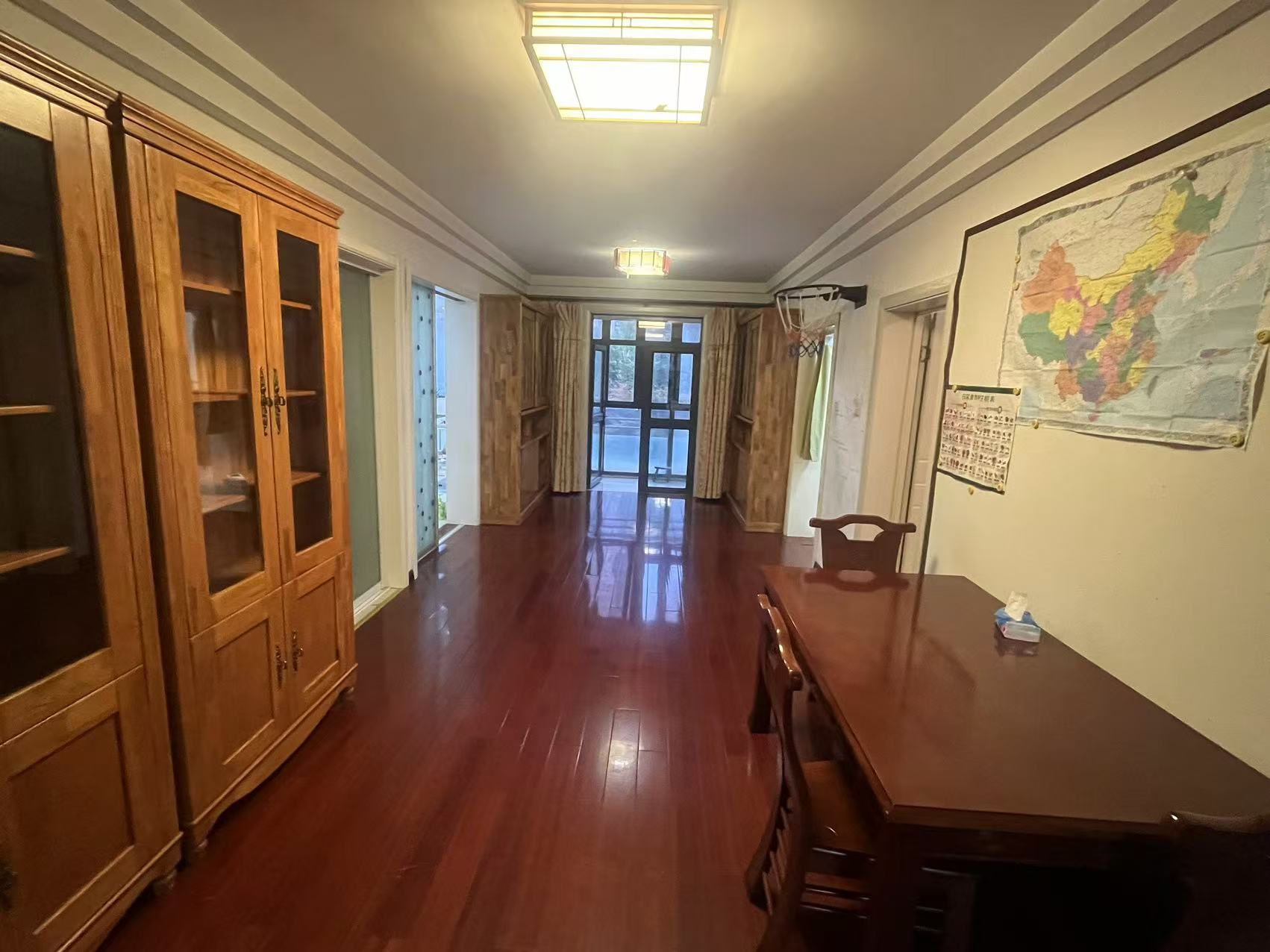 都市豪庭 4室2厅2卫 213m&sup2;