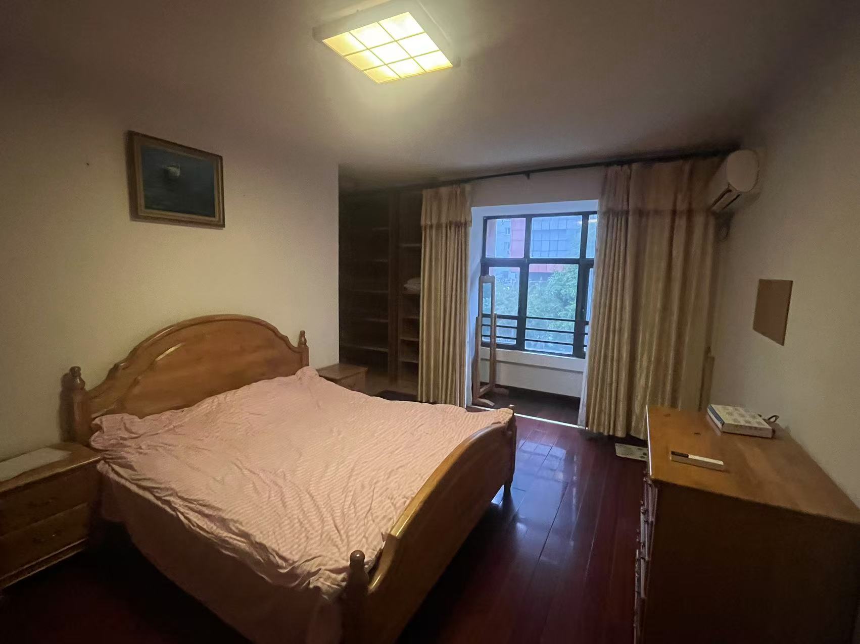 都市豪庭 4室2厅2卫 213m&sup2;