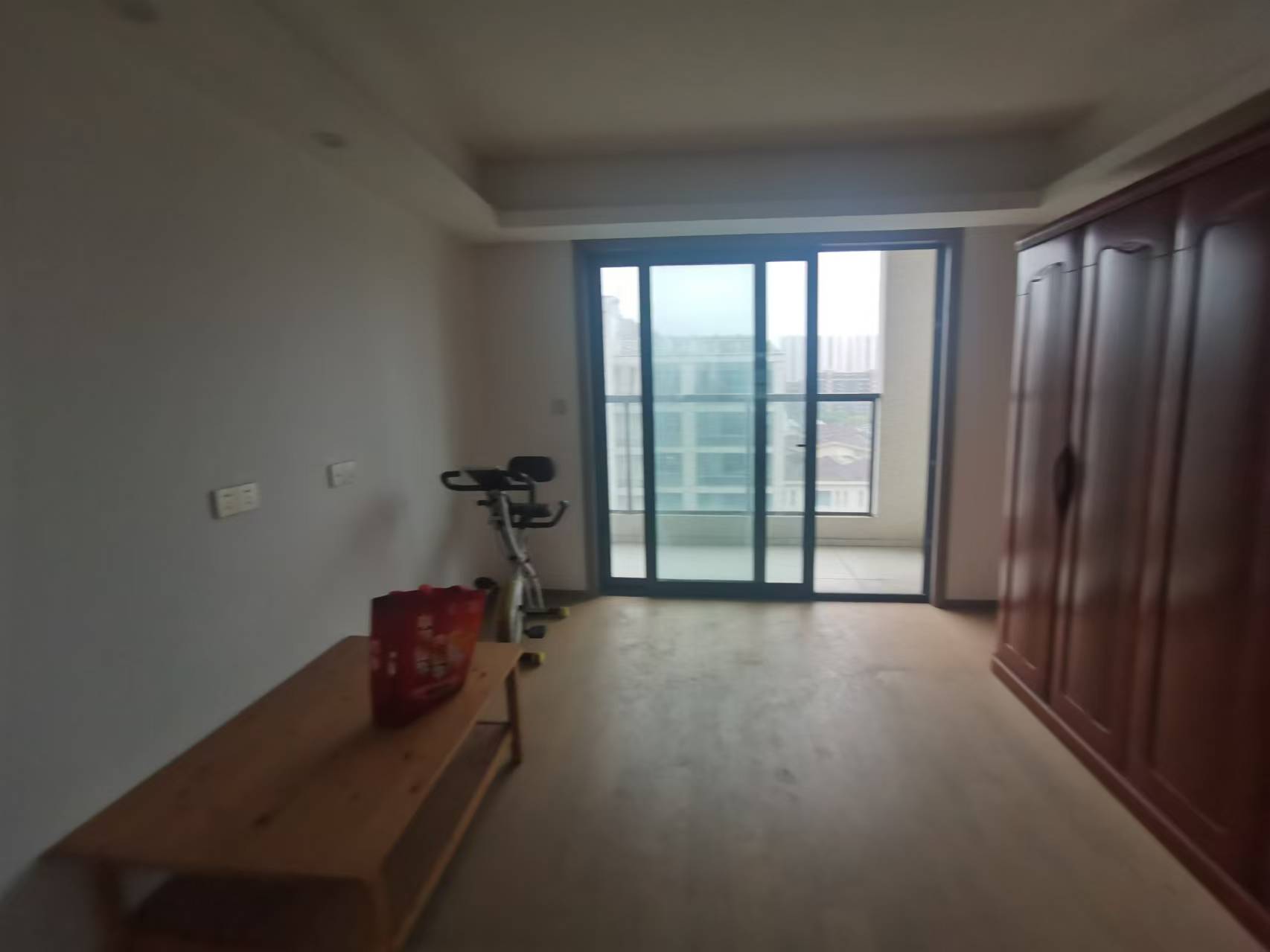 卓越府 4室2厅2卫 125m²