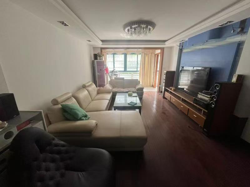 天虹花园 3室2厅2卫 140m&sup2;
