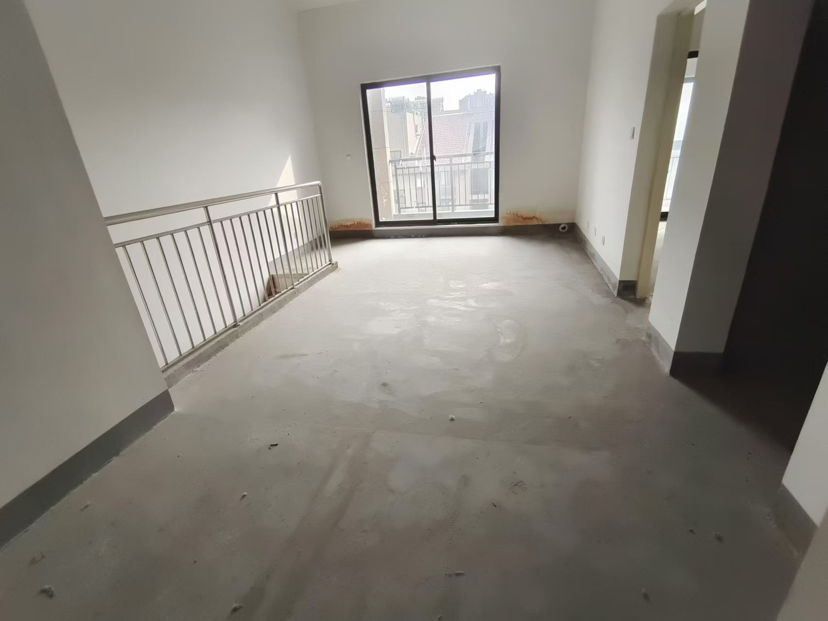 虹东花苑 5室2厅2卫 190m²
