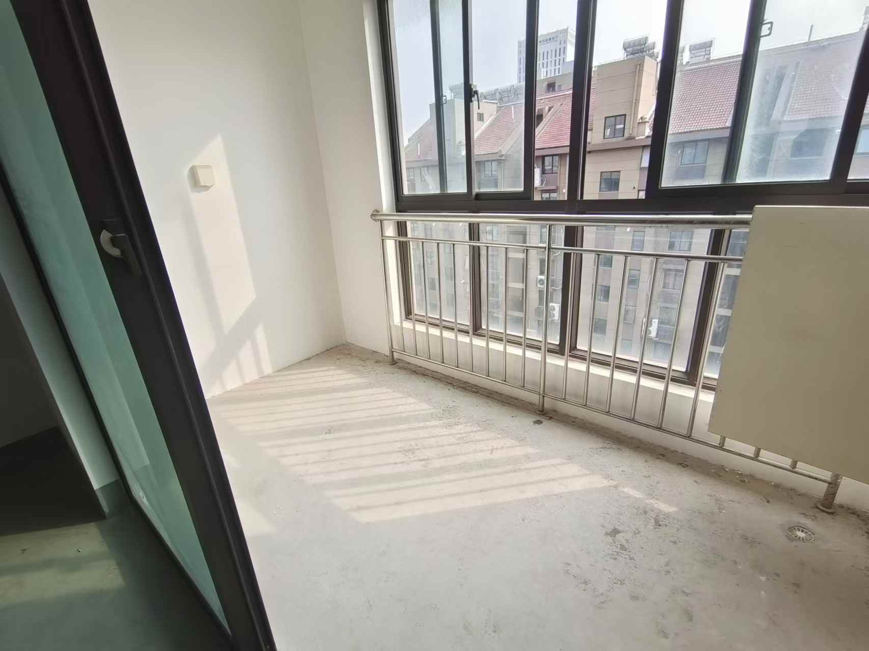 虹东花苑 5室2厅2卫 190m&sup2;