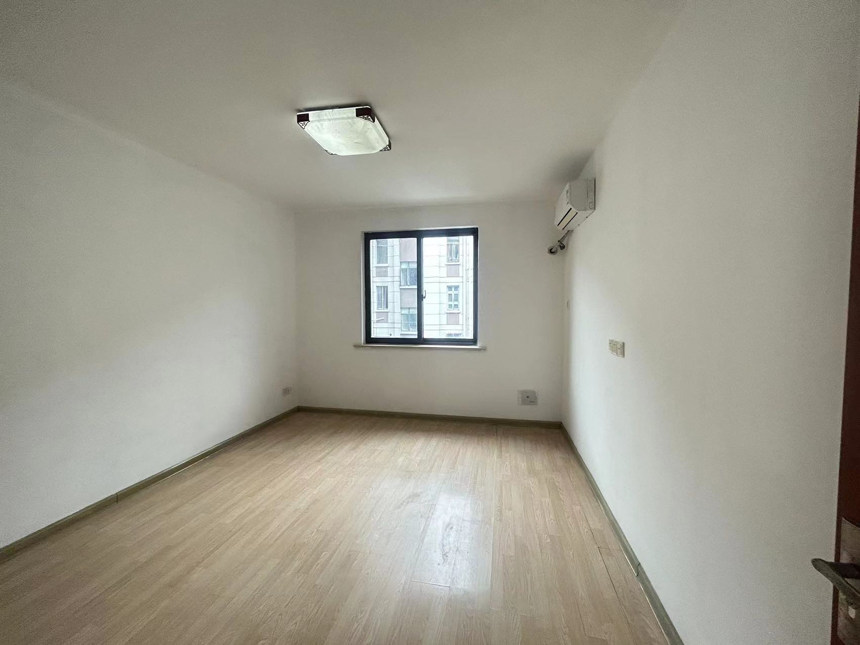 万象西园 3室1厅1卫 81.81m&sup2;