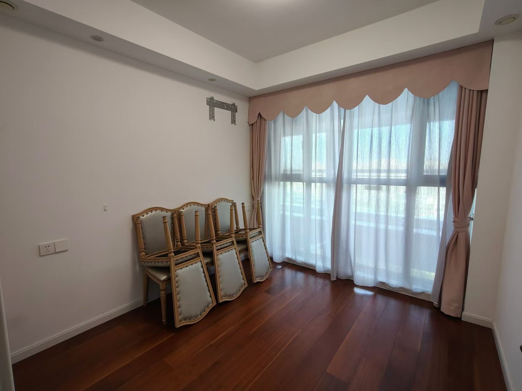 南山湖一号 3室2厅1卫 115m&sup2;