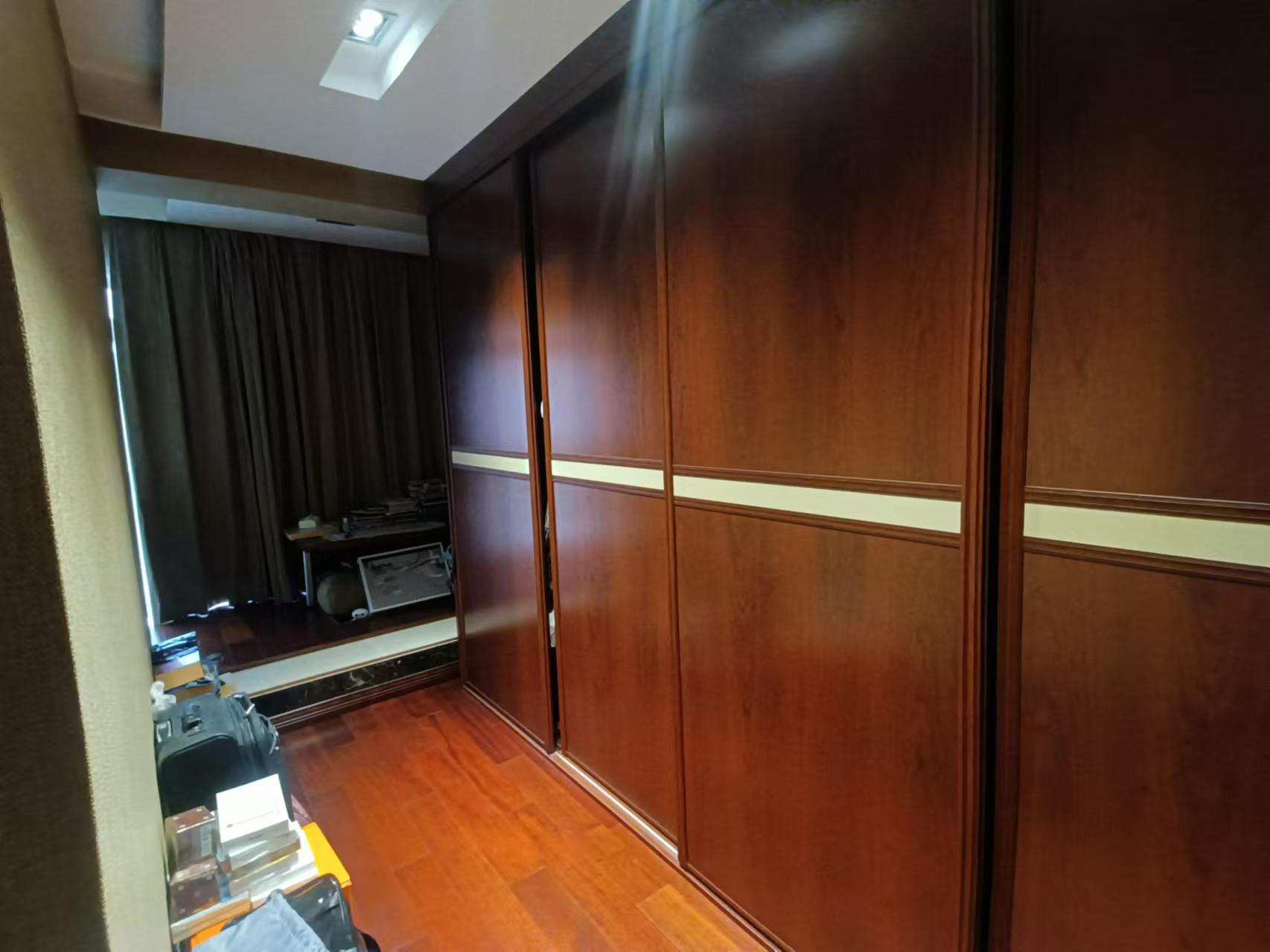 金河名人世家 4室3厅3卫 272.84m²