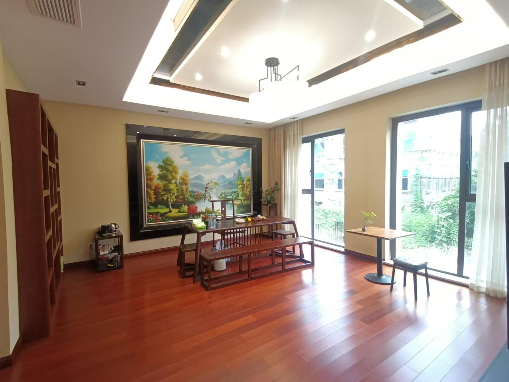 金河名人世家 4室3厅3卫 272.84m²