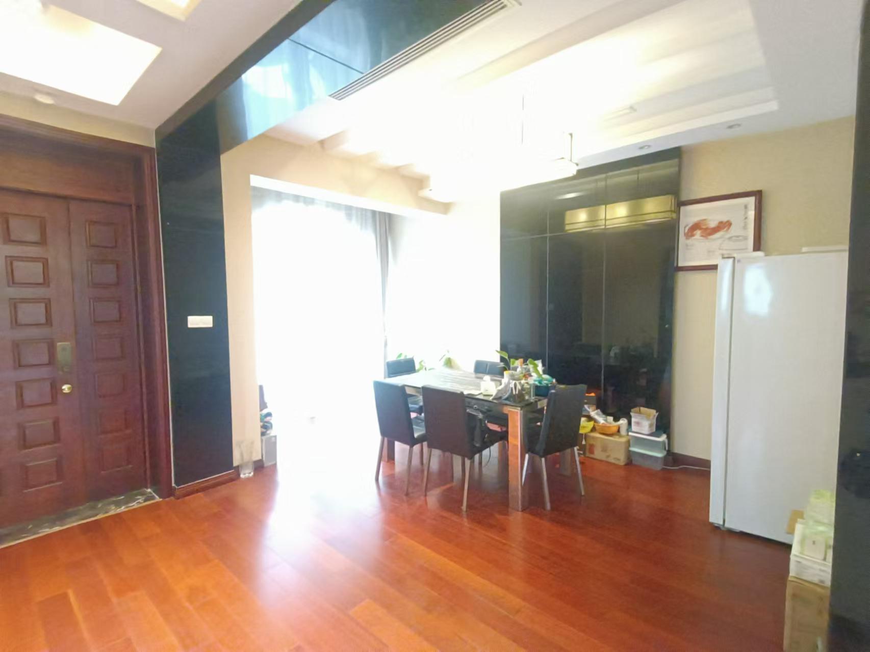 金河名人世家 4室3厅3卫 272.84m²