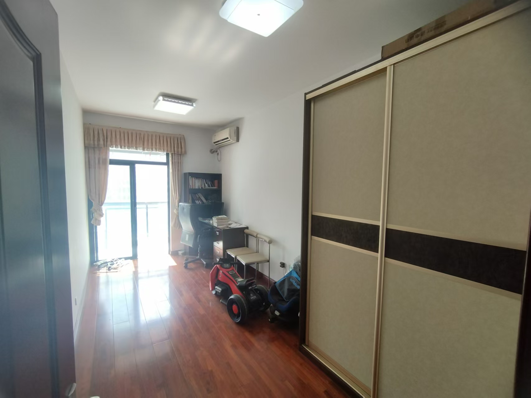 中南世纪城北区 3室2厅2卫 148m&sup2;