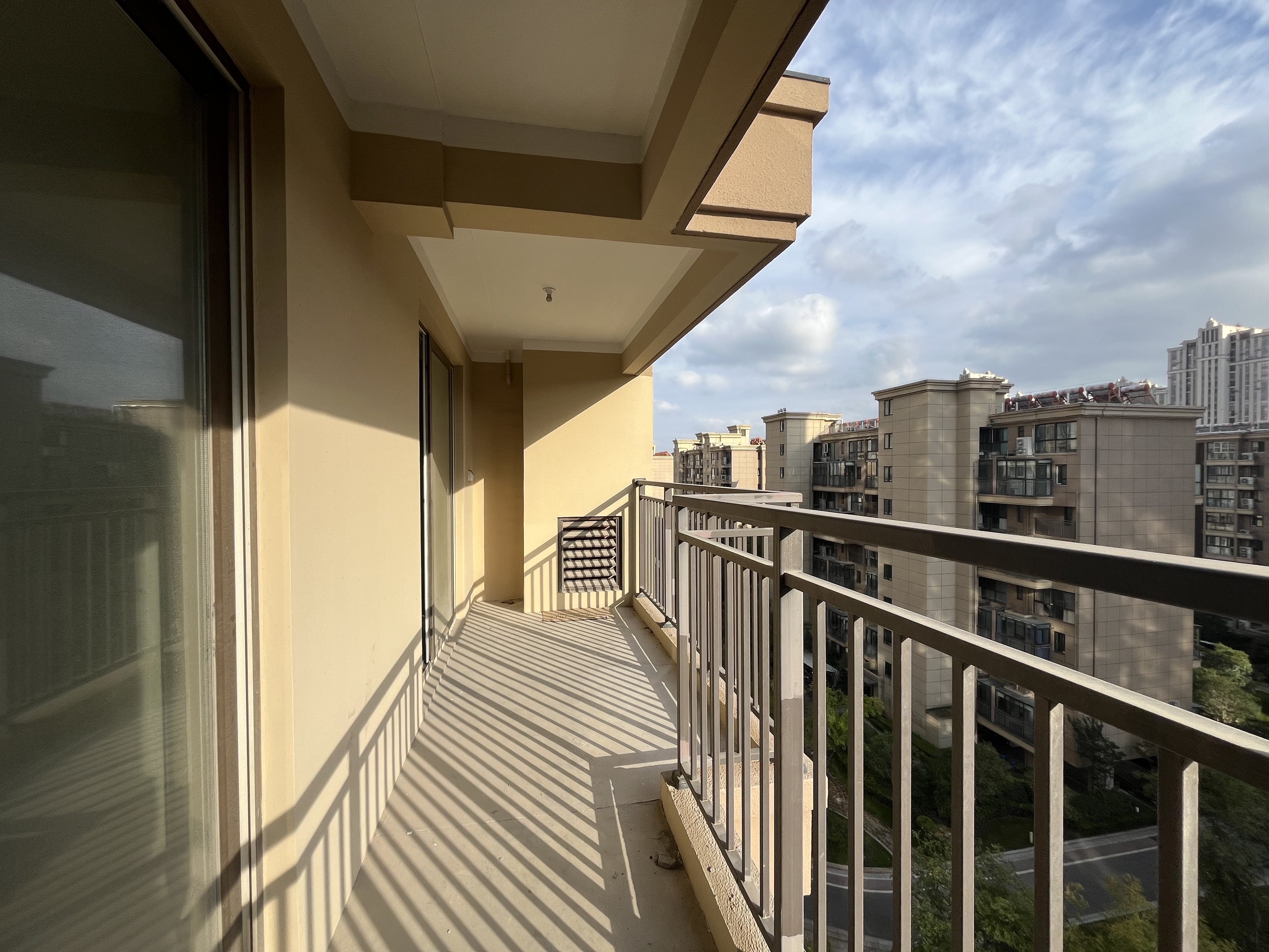 佳源都市 3室2厅2卫 113m&sup2;
