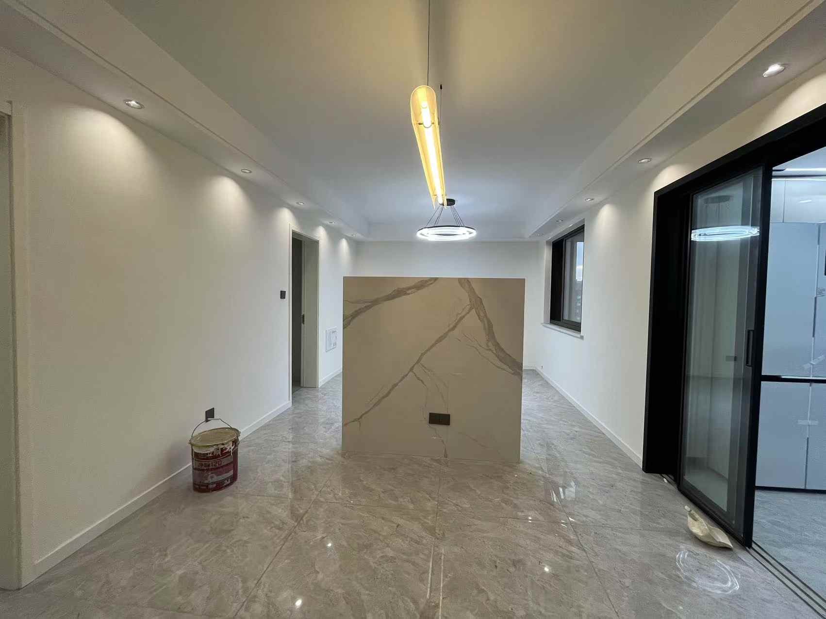 江畔花苑 3室2厅1卫 106m&sup2;