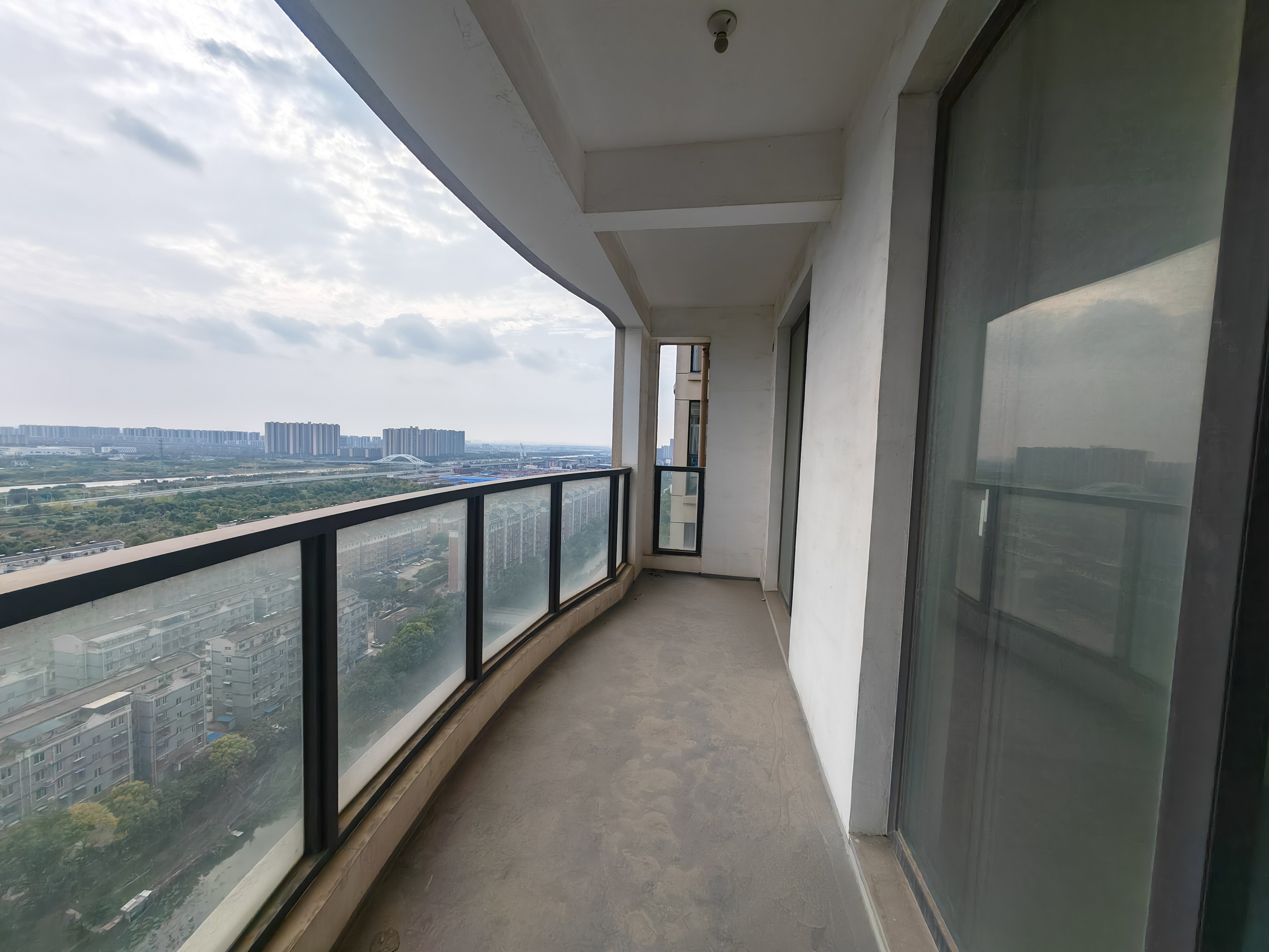 湖滨华庭 3室2厅1卫 91m&sup2;