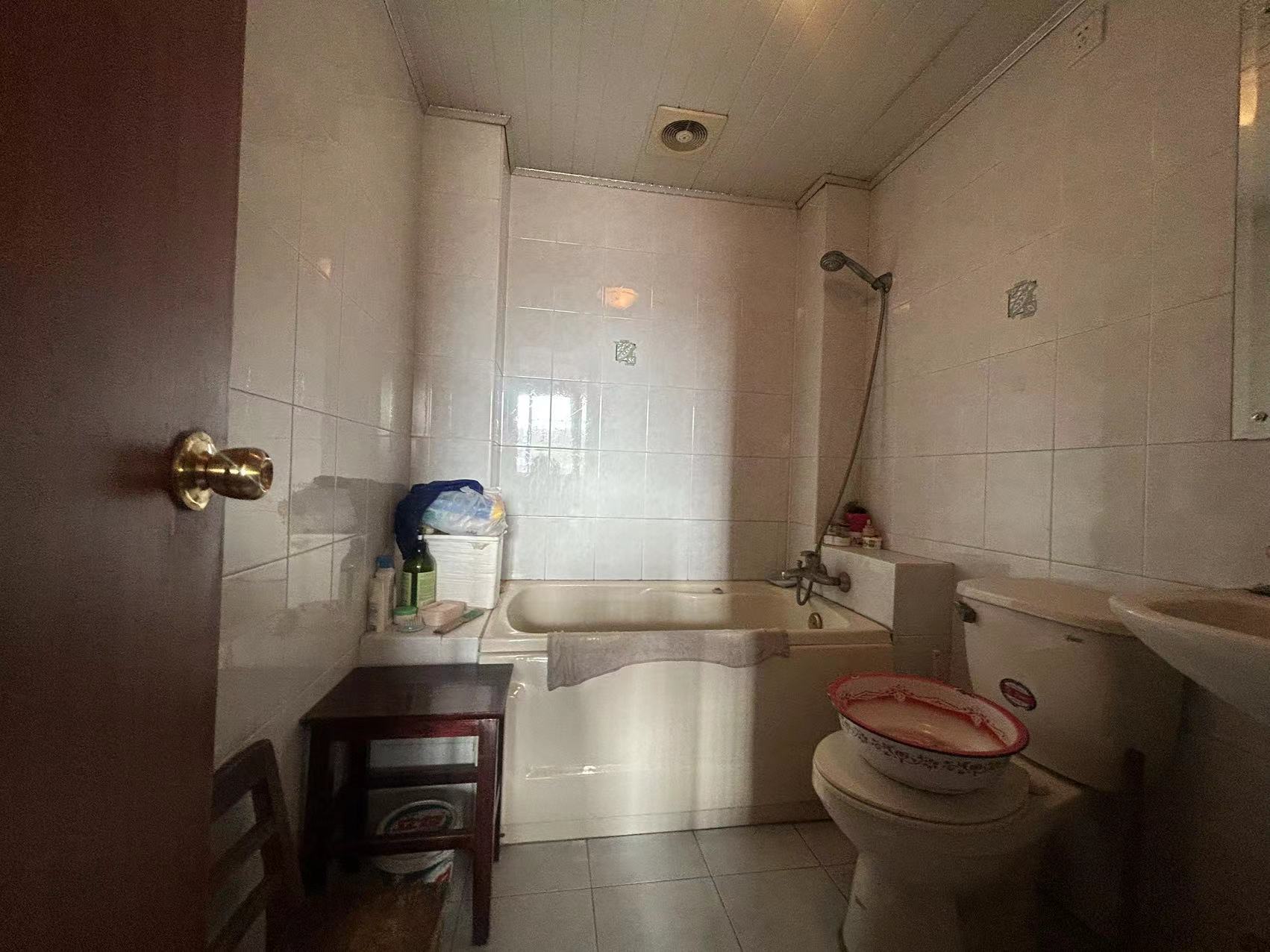濠西园 3室2厅1卫 138m&sup2;
