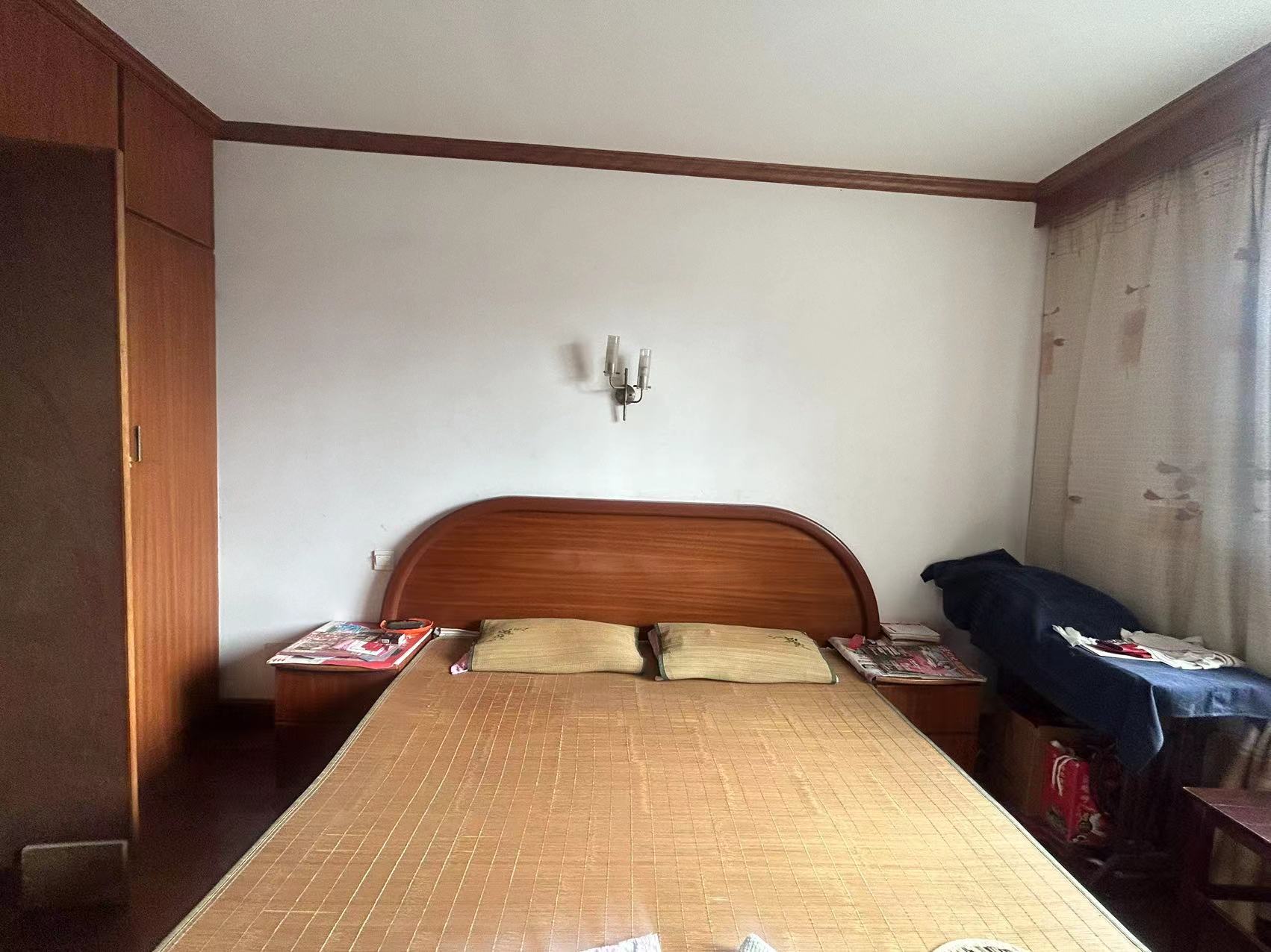 濠西园 3室2厅1卫 138m&sup2;