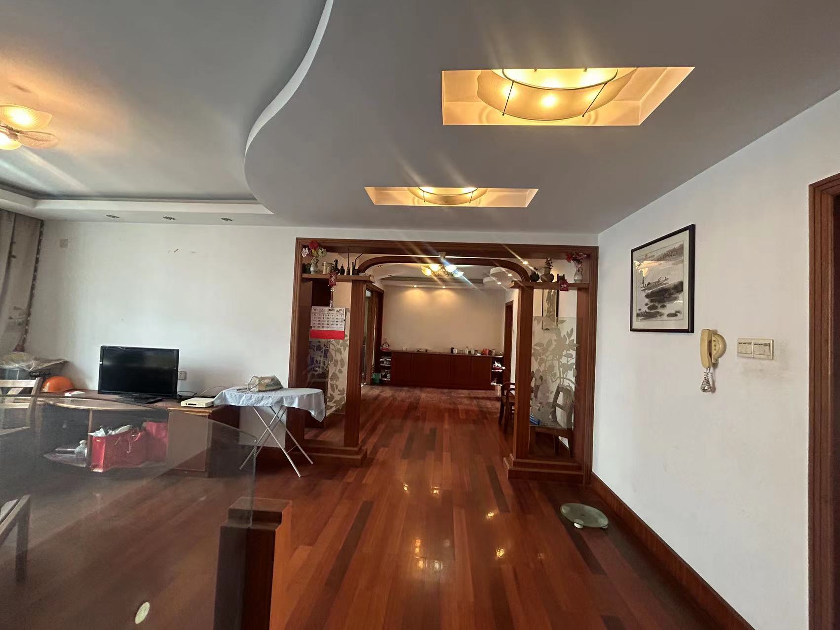 濠西园 3室2厅1卫 138m²