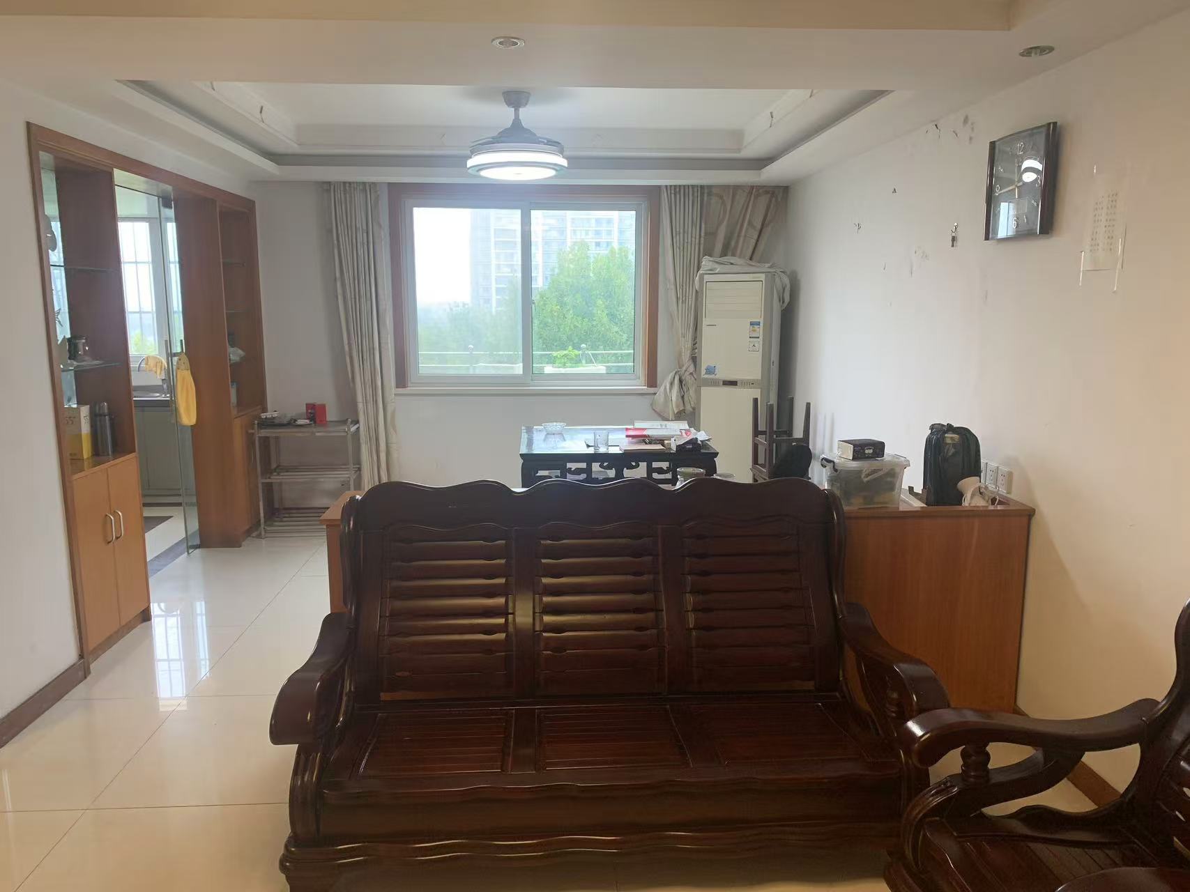 怡园新苑 4室2厅2卫 144m²