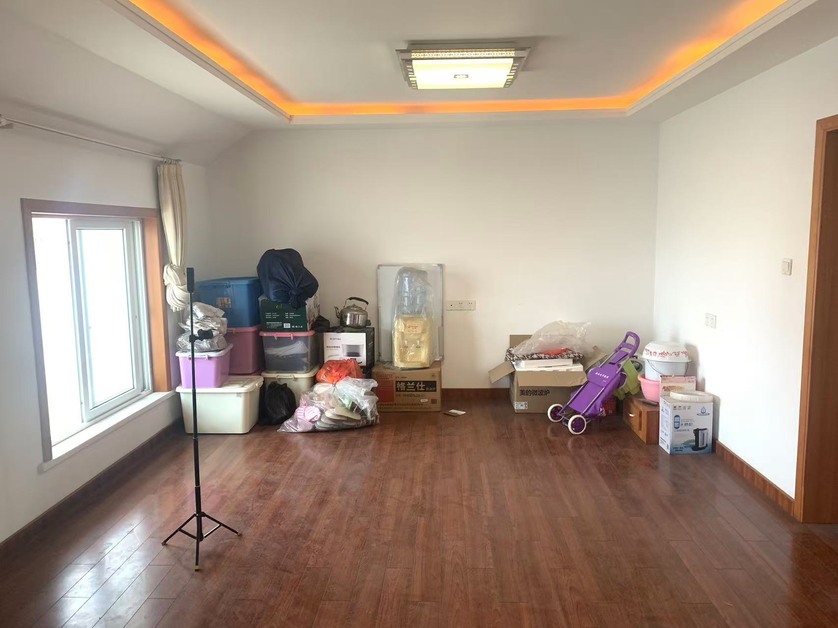 怡园新苑 4室2厅2卫 144m²