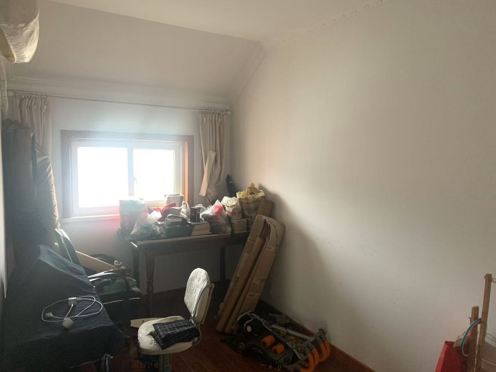 怡园新苑 4室2厅2卫 144m²