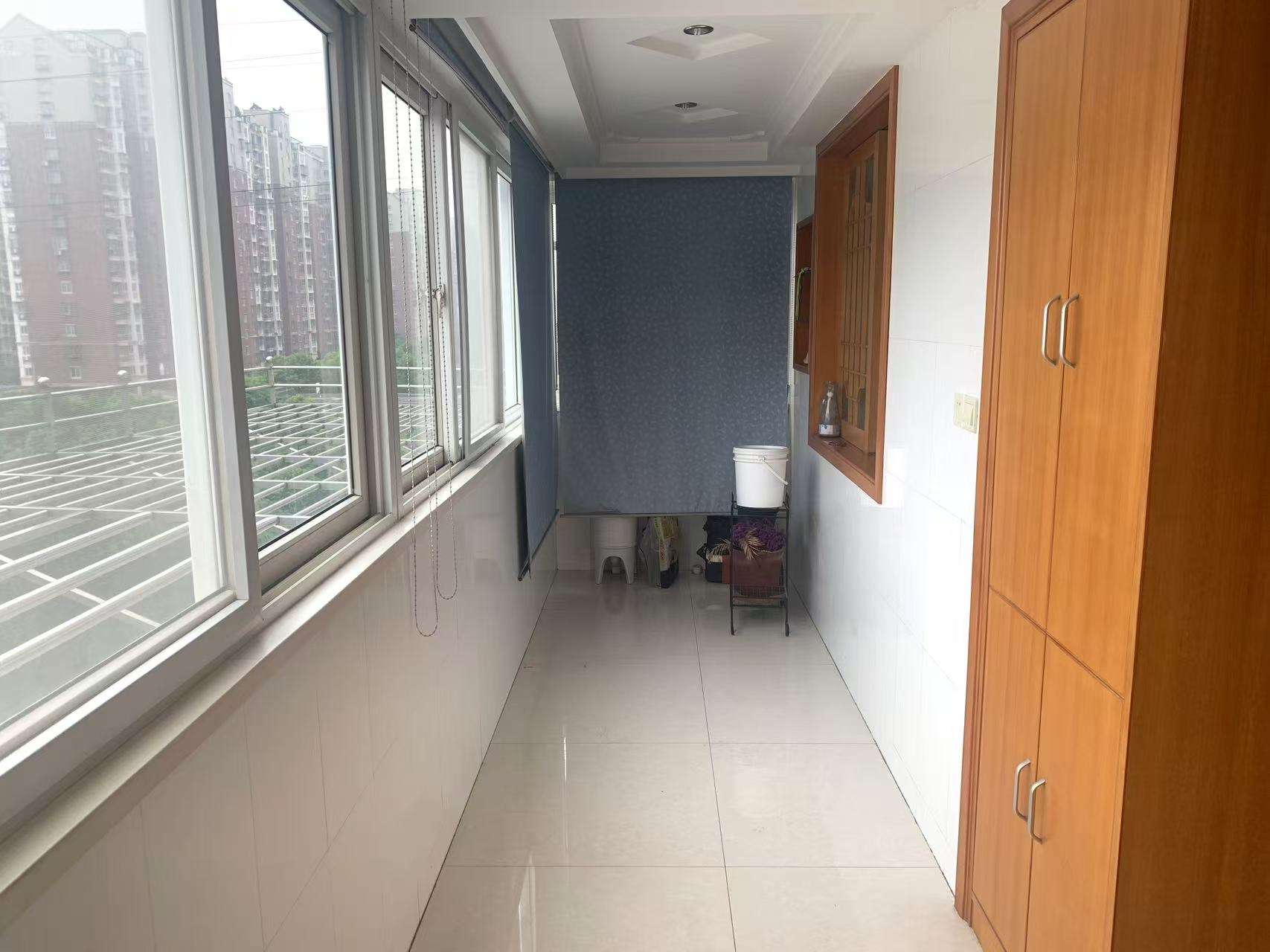 怡园新苑 4室2厅2卫 144m²