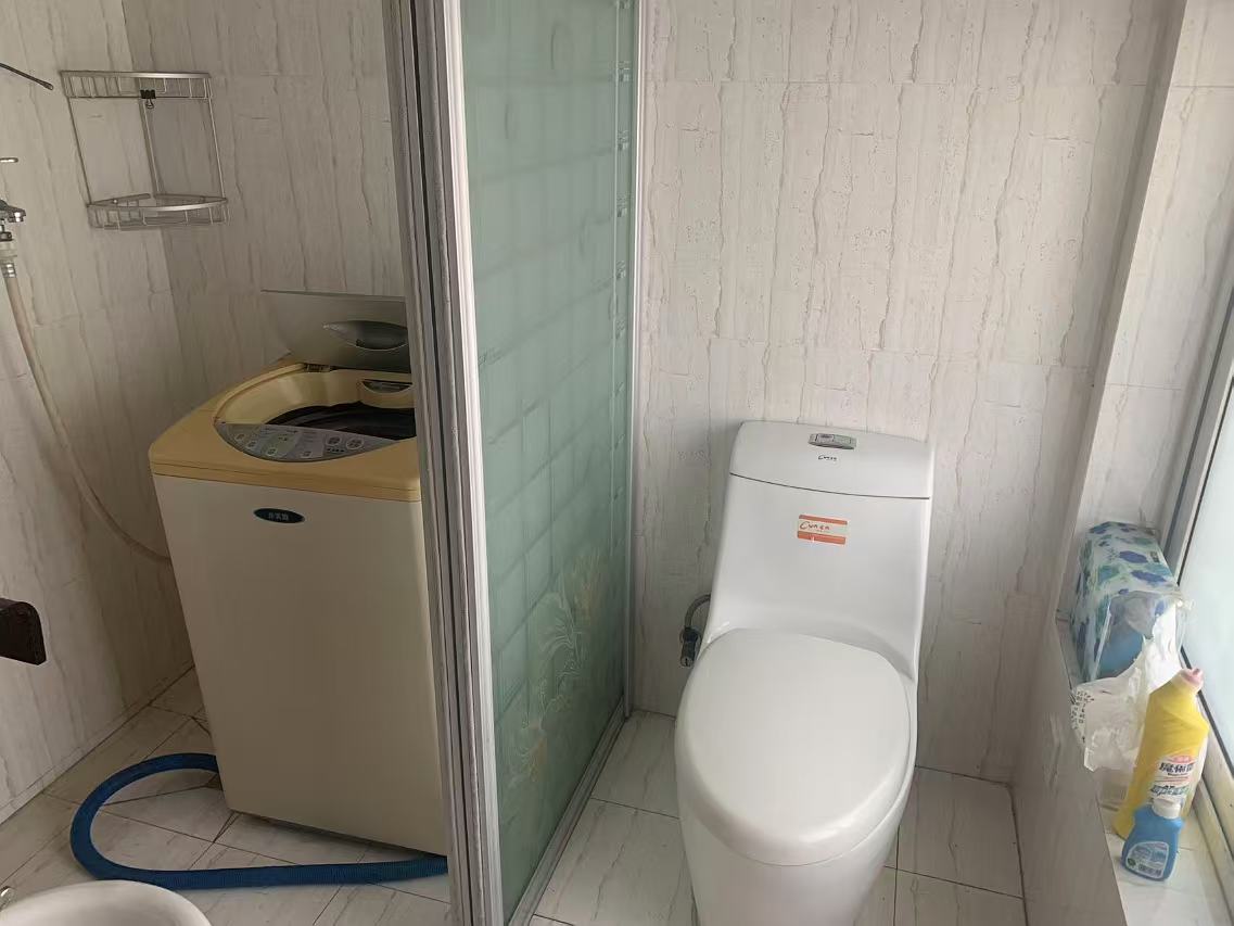 怡园新苑 4室2厅2卫 144m²