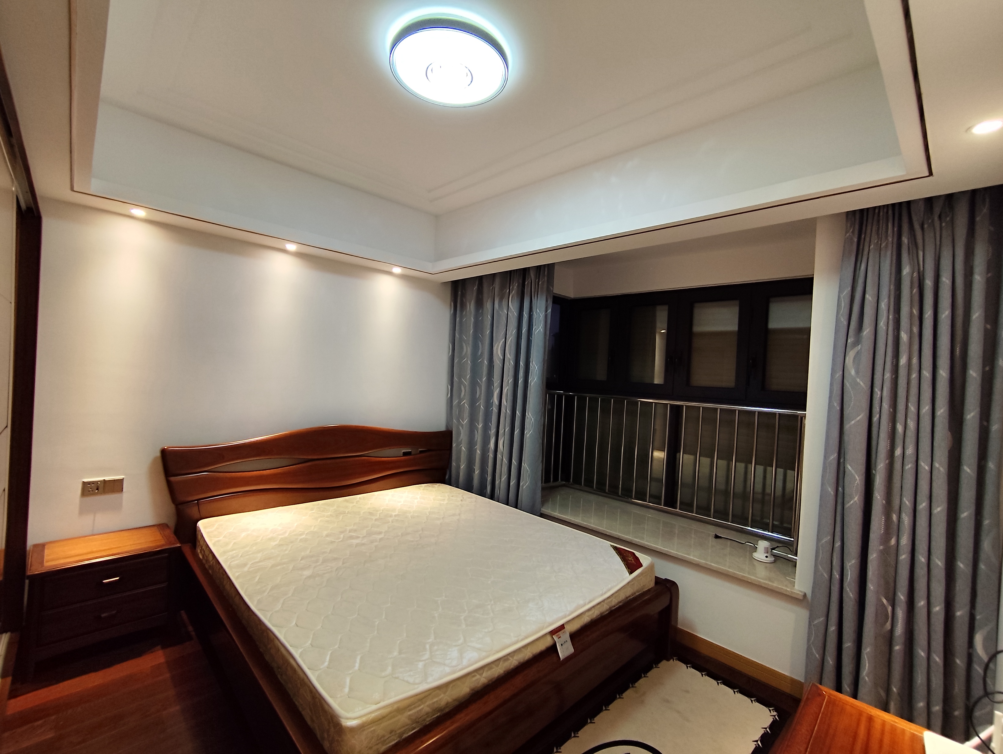 中南世纪花城三期 4室2厅2卫 140m&sup2;
