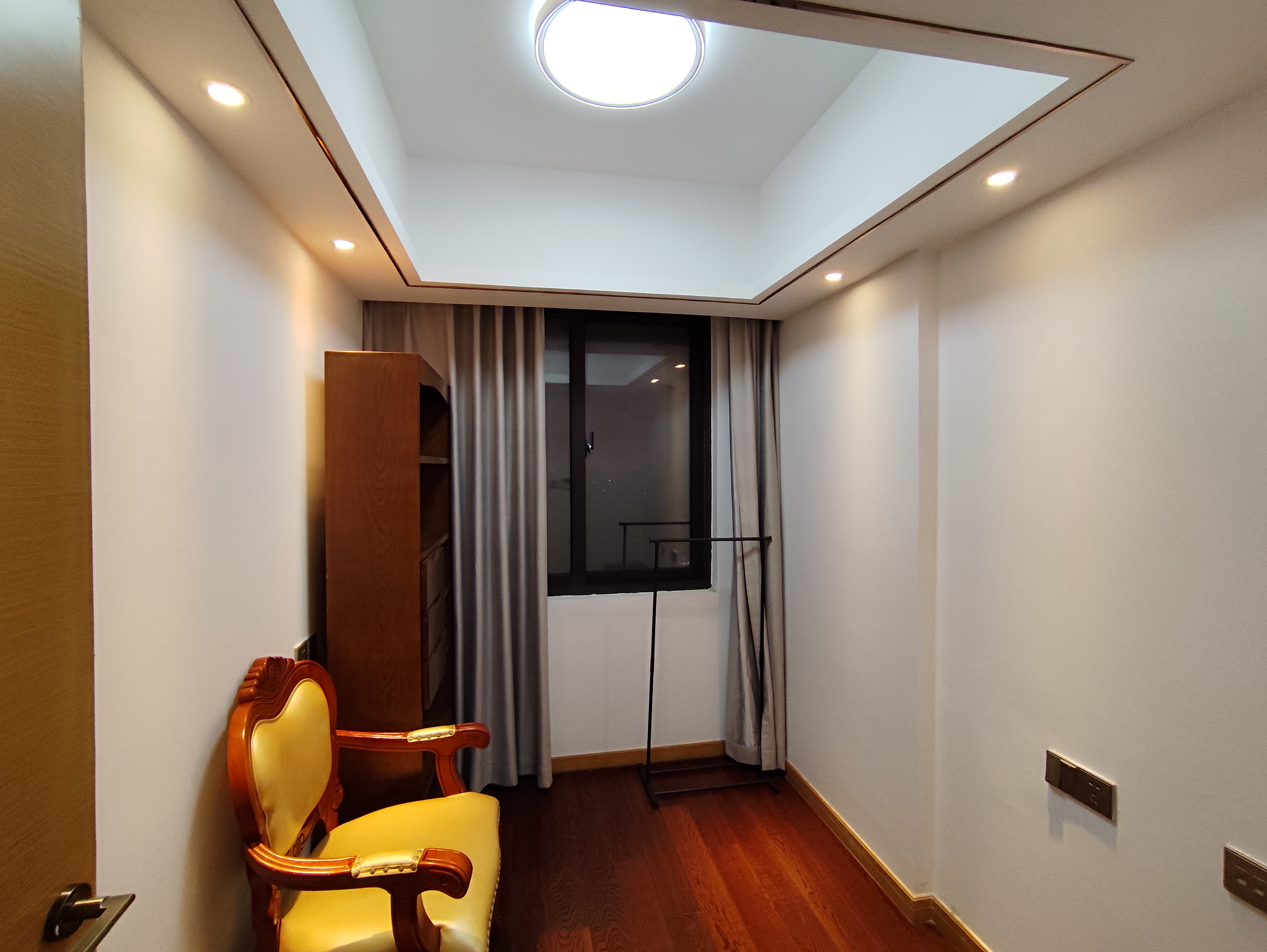 中南世纪花城三期 4室2厅2卫 140m&sup2;