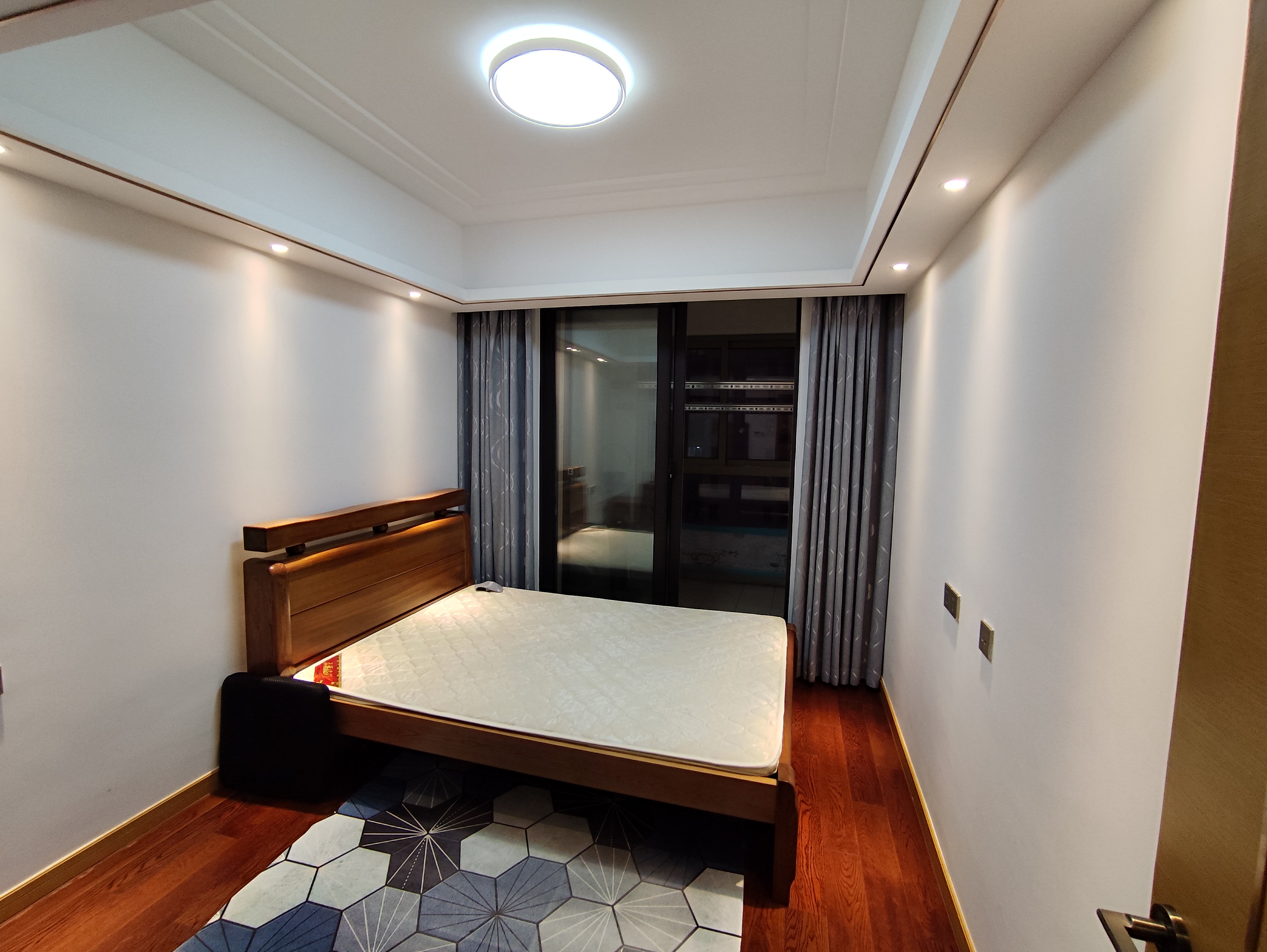 中南世纪花城三期 4室2厅2卫 140m&sup2;