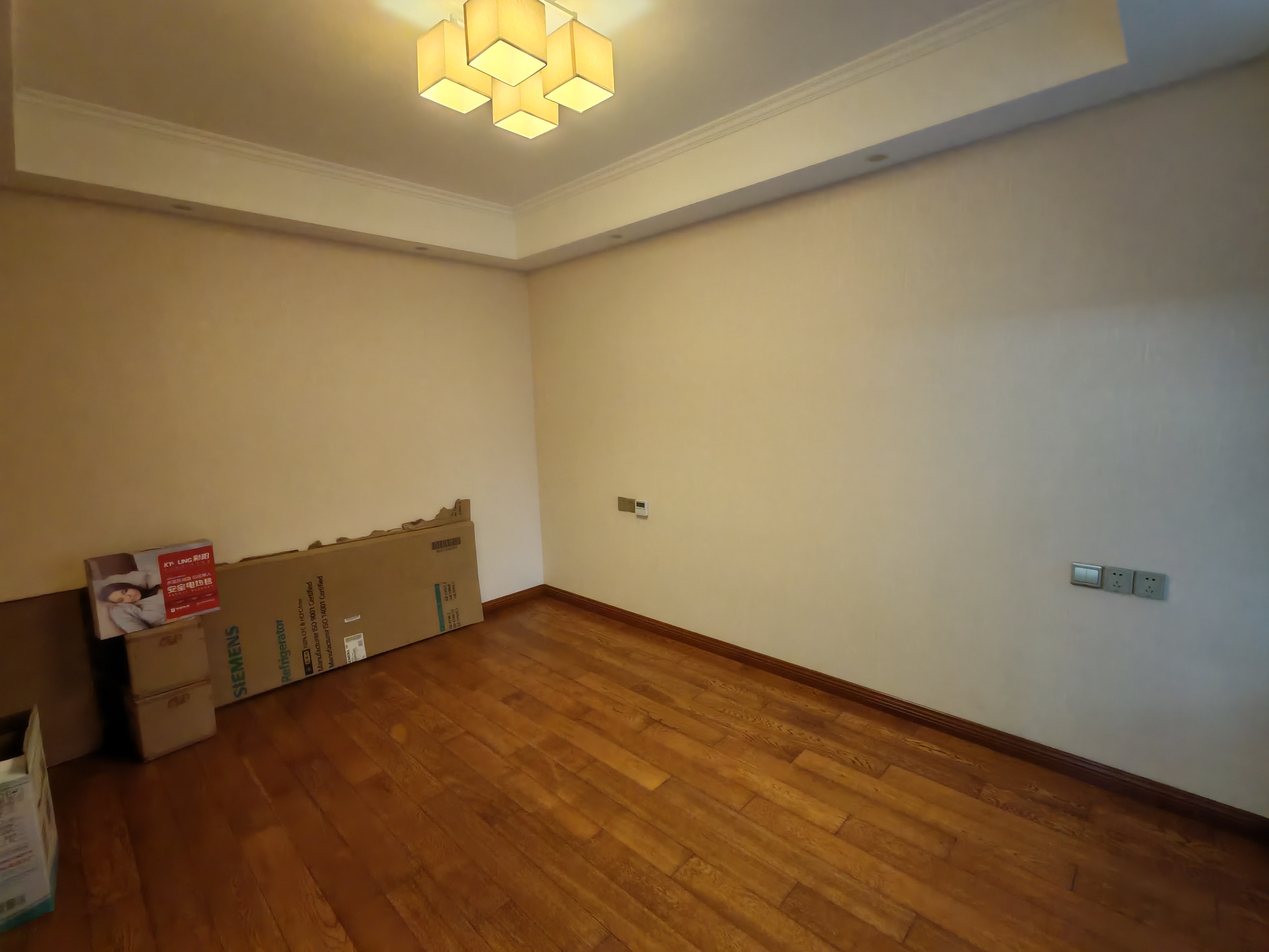 尚海城 4室2厅2卫 150m&sup2;