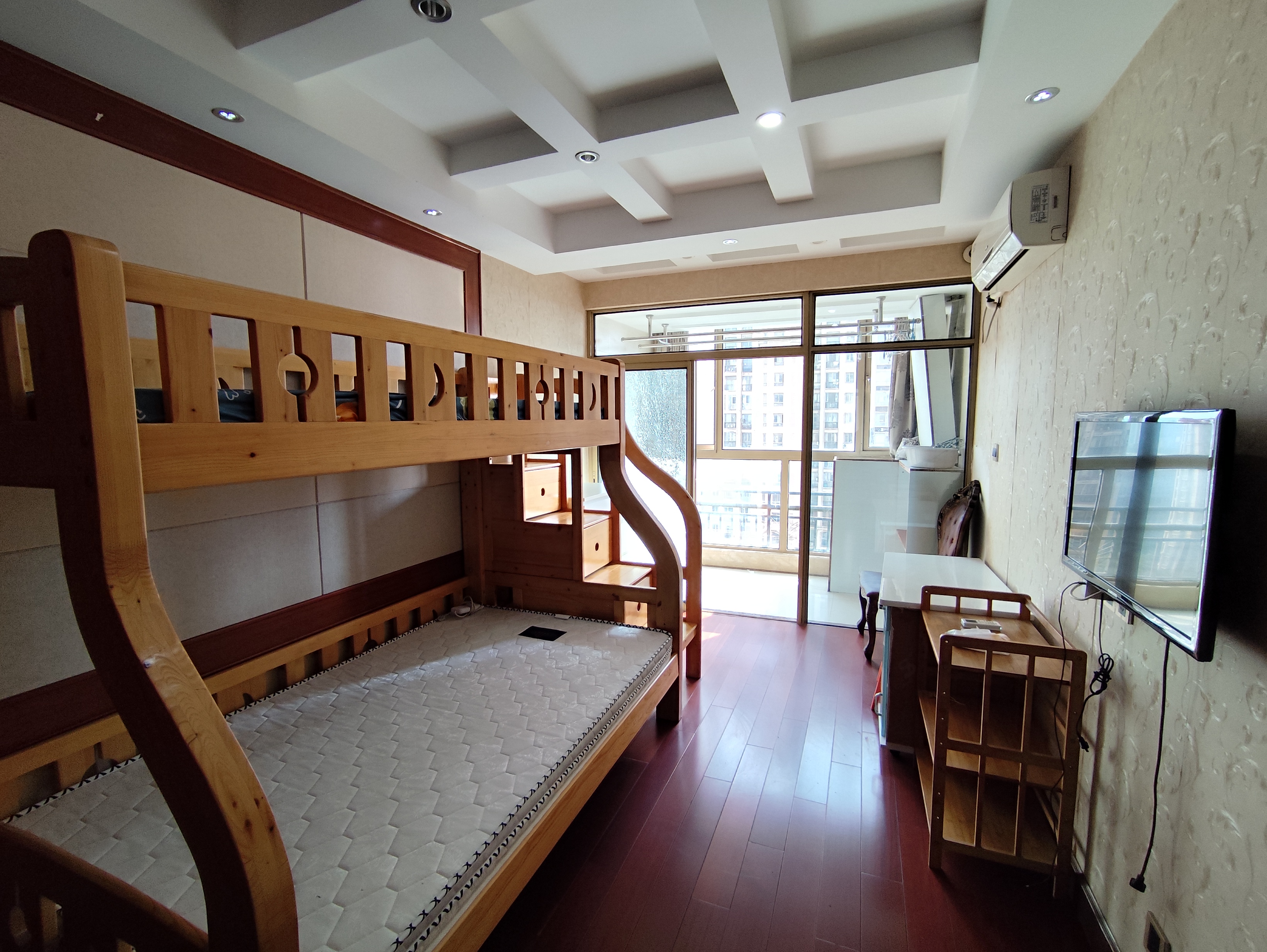 中南世纪花城一期 3室2厅2卫 137m&sup2;