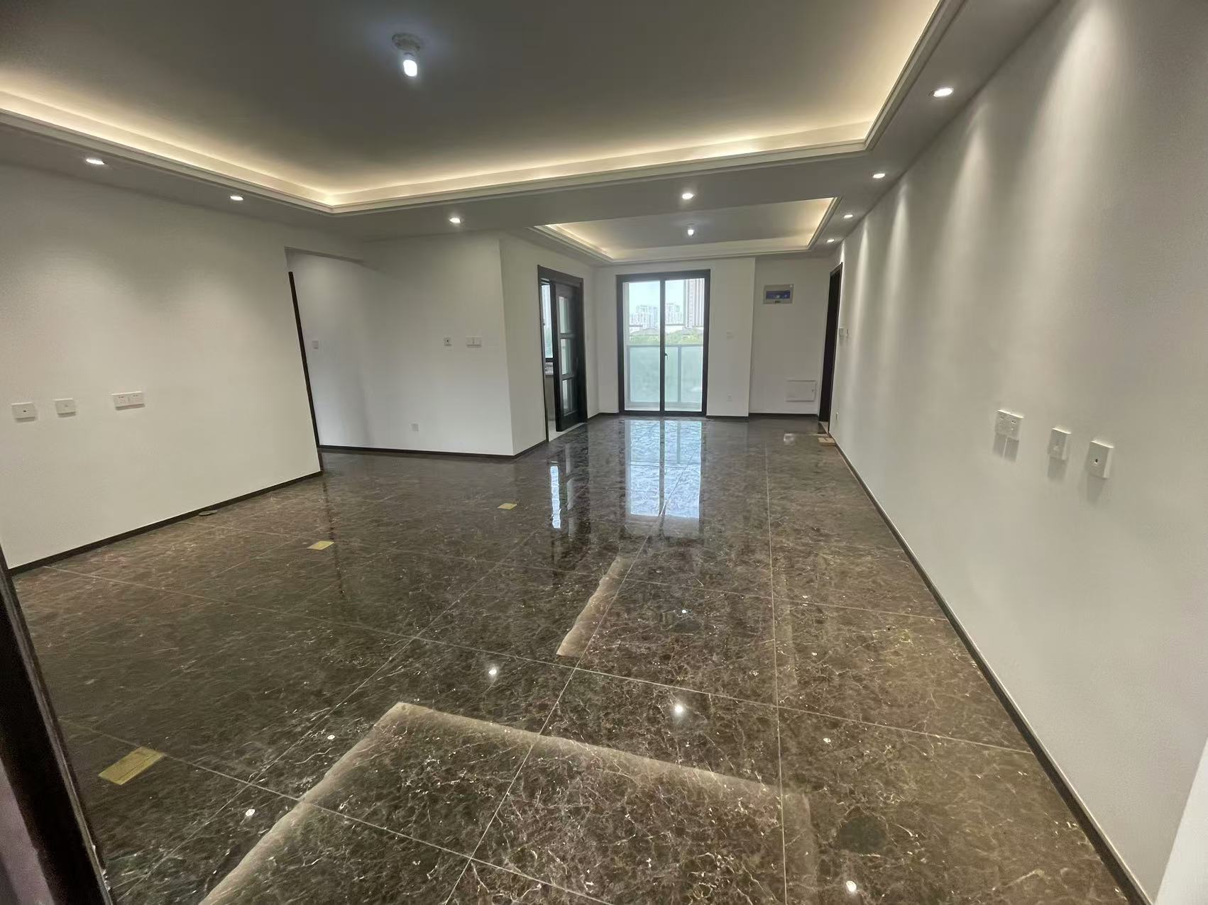 云樾东方 3室2厅2卫 135m²