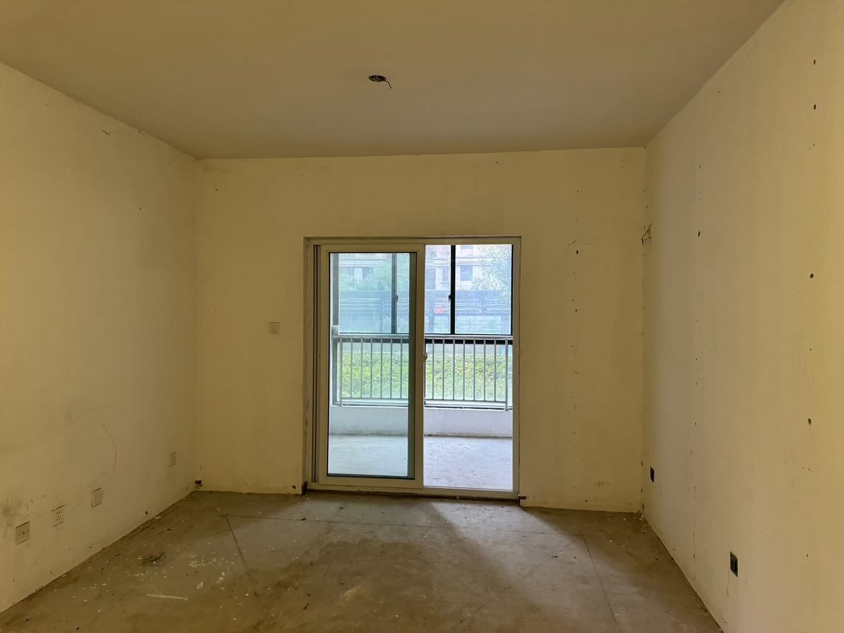 中港翡翠城 2室2厅1卫 89.88m²