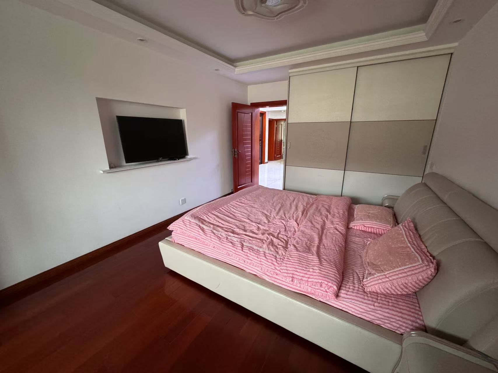 新港花苑 3室1厅1卫 106.44m&sup2;