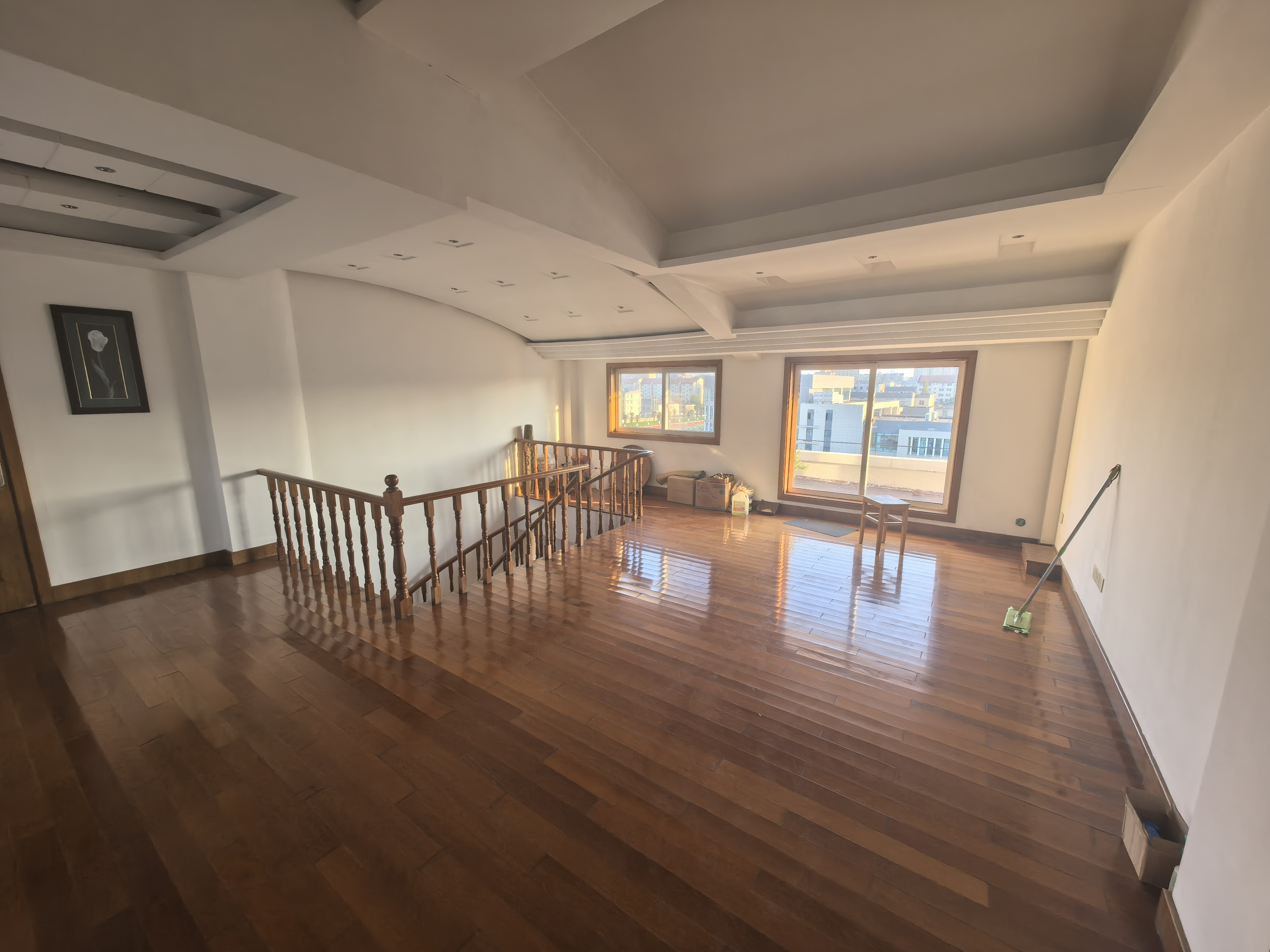 新桥北村 6室3厅3卫 300m²