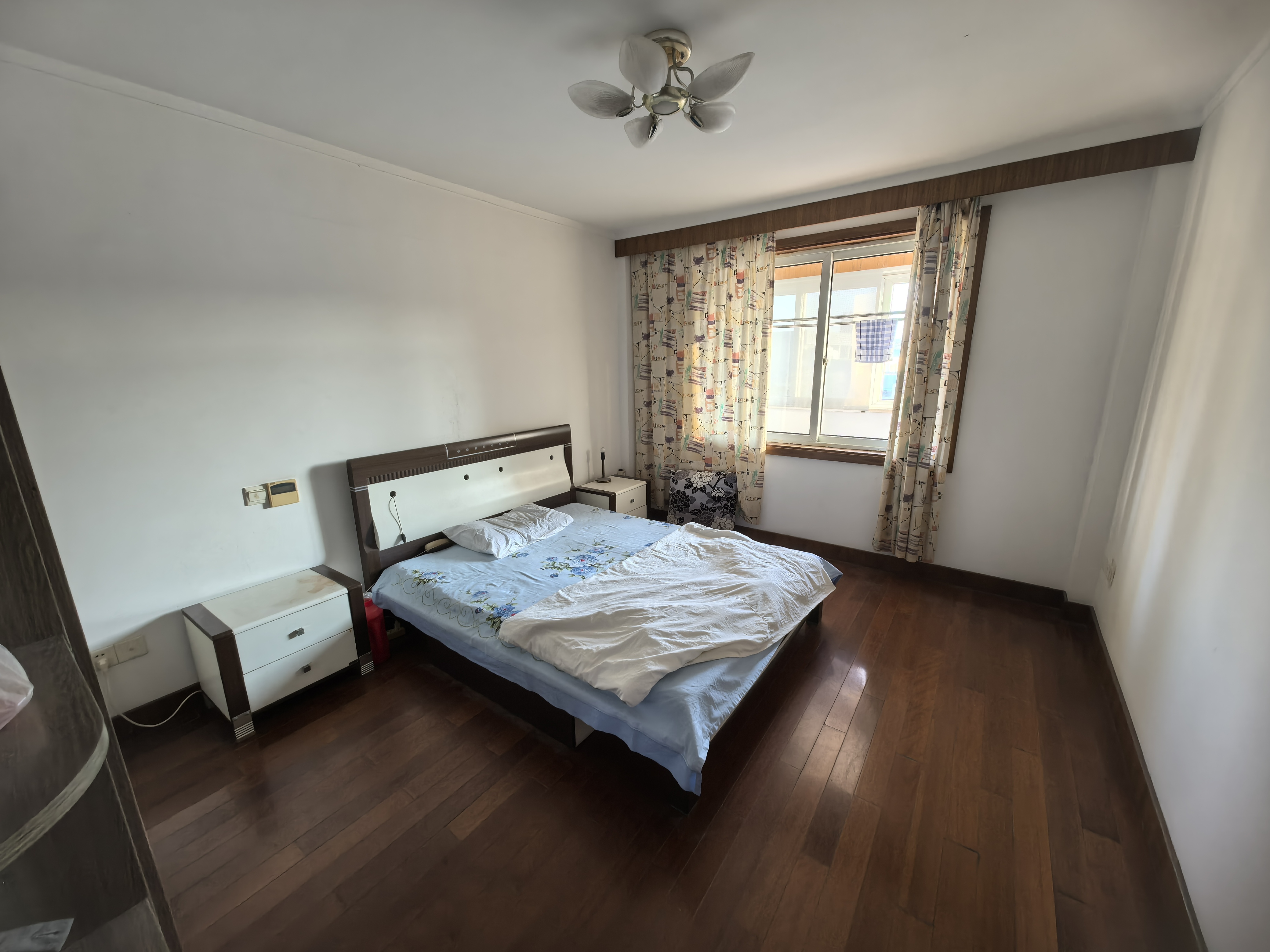 新桥北村 6室3厅3卫 300m&sup2;