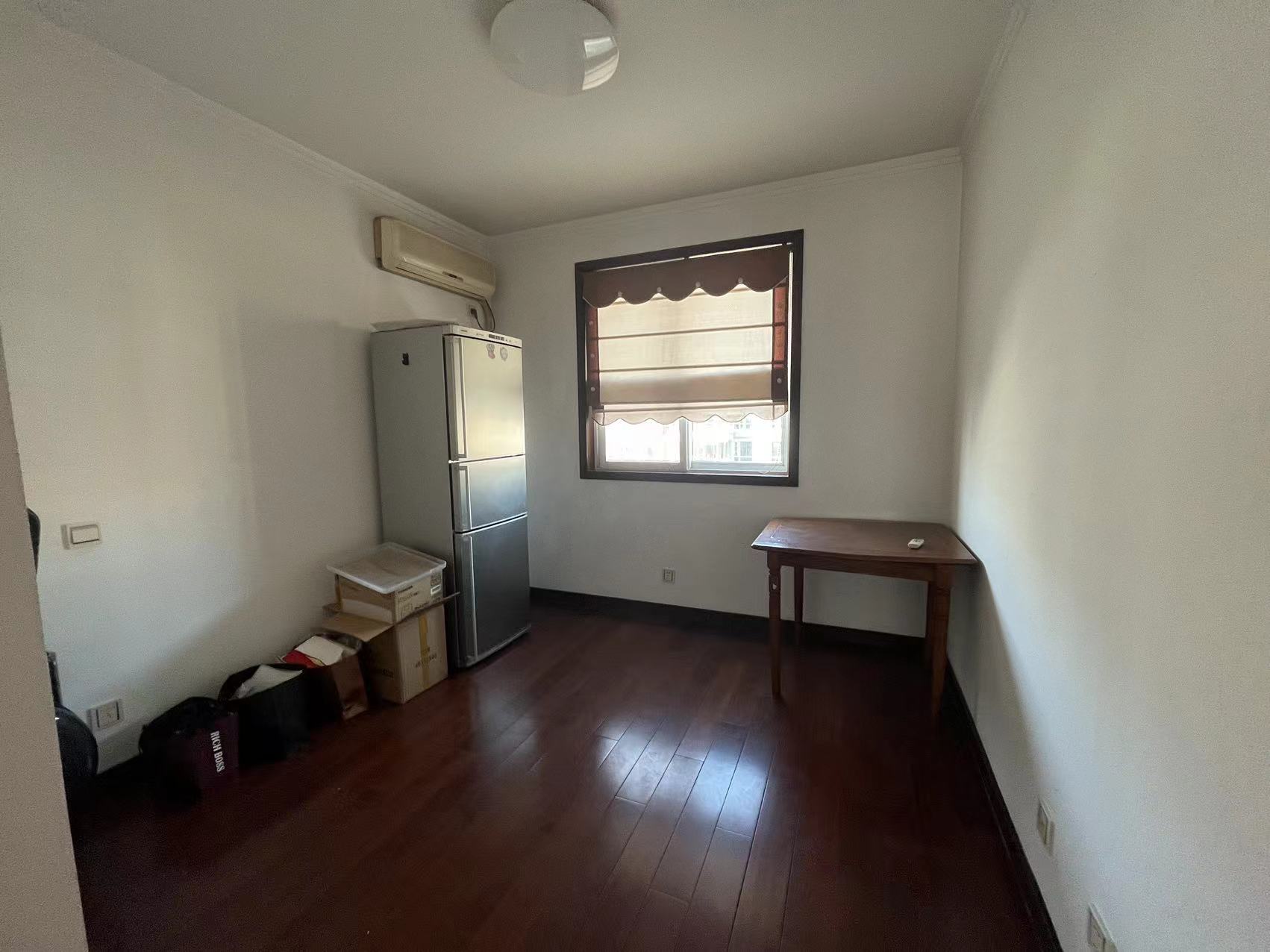 天安花园 4室2厅2卫 203.00m&sup2;