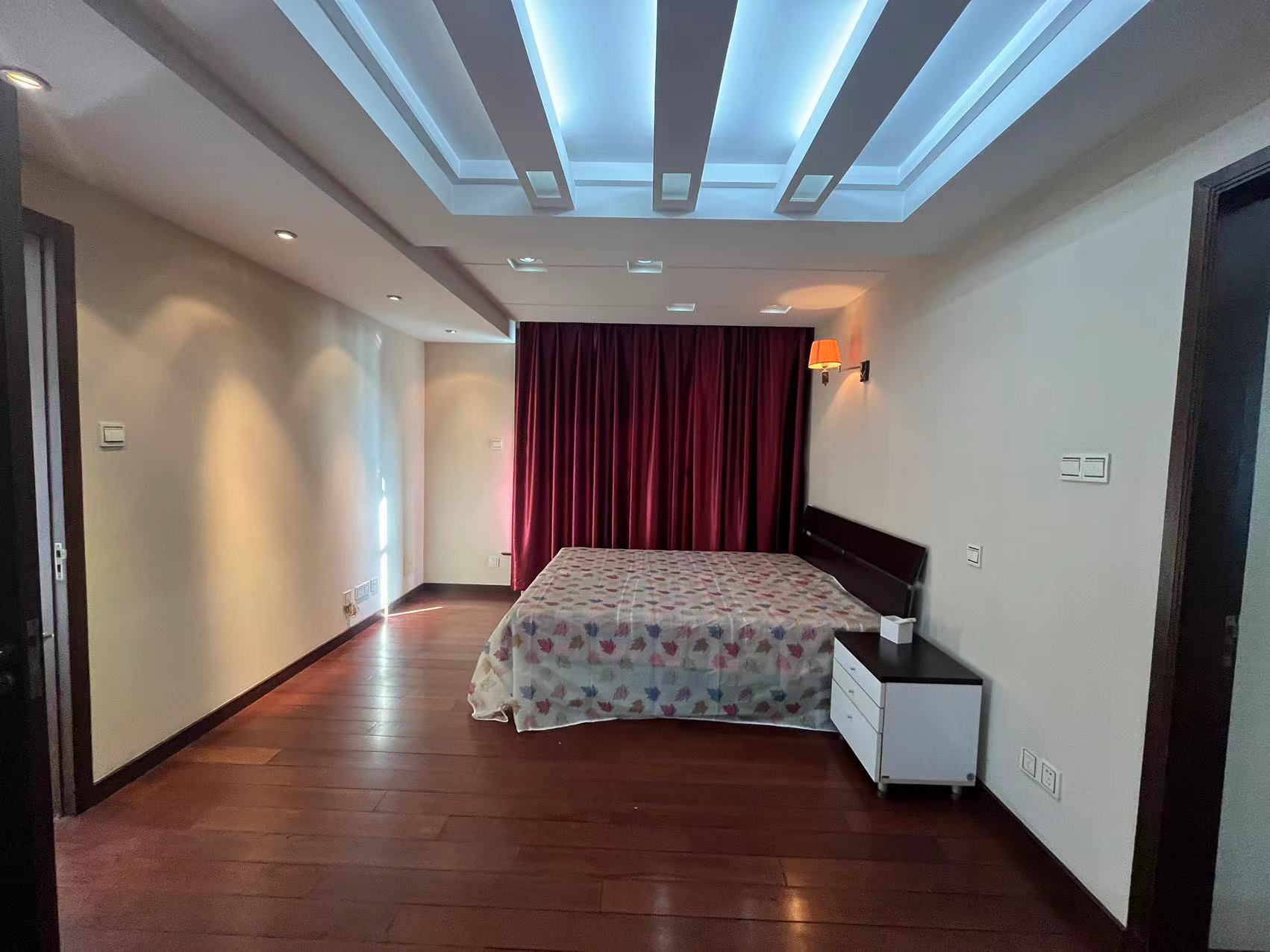 天安花园 4室2厅2卫 203.00m&sup2;