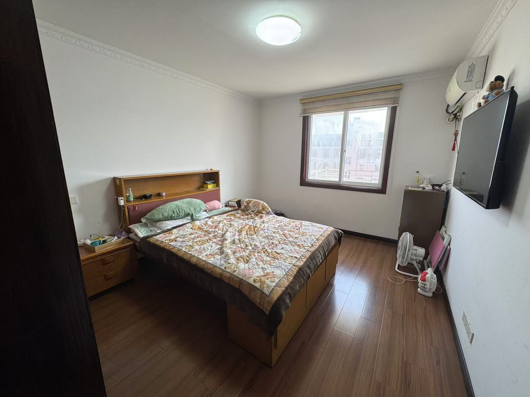 新华佳园 4室2厅1卫 133.00m&sup2;