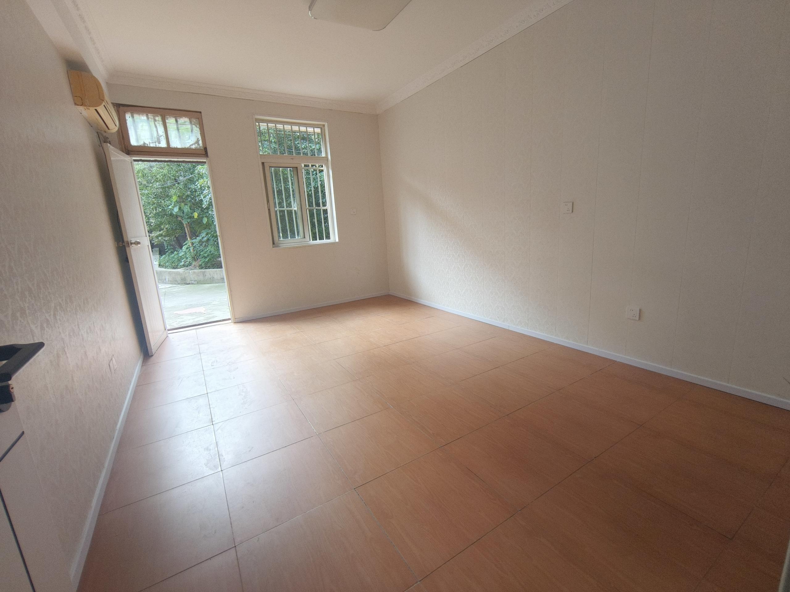 启秀路20号 3室2厅1卫 87.07m&sup2;