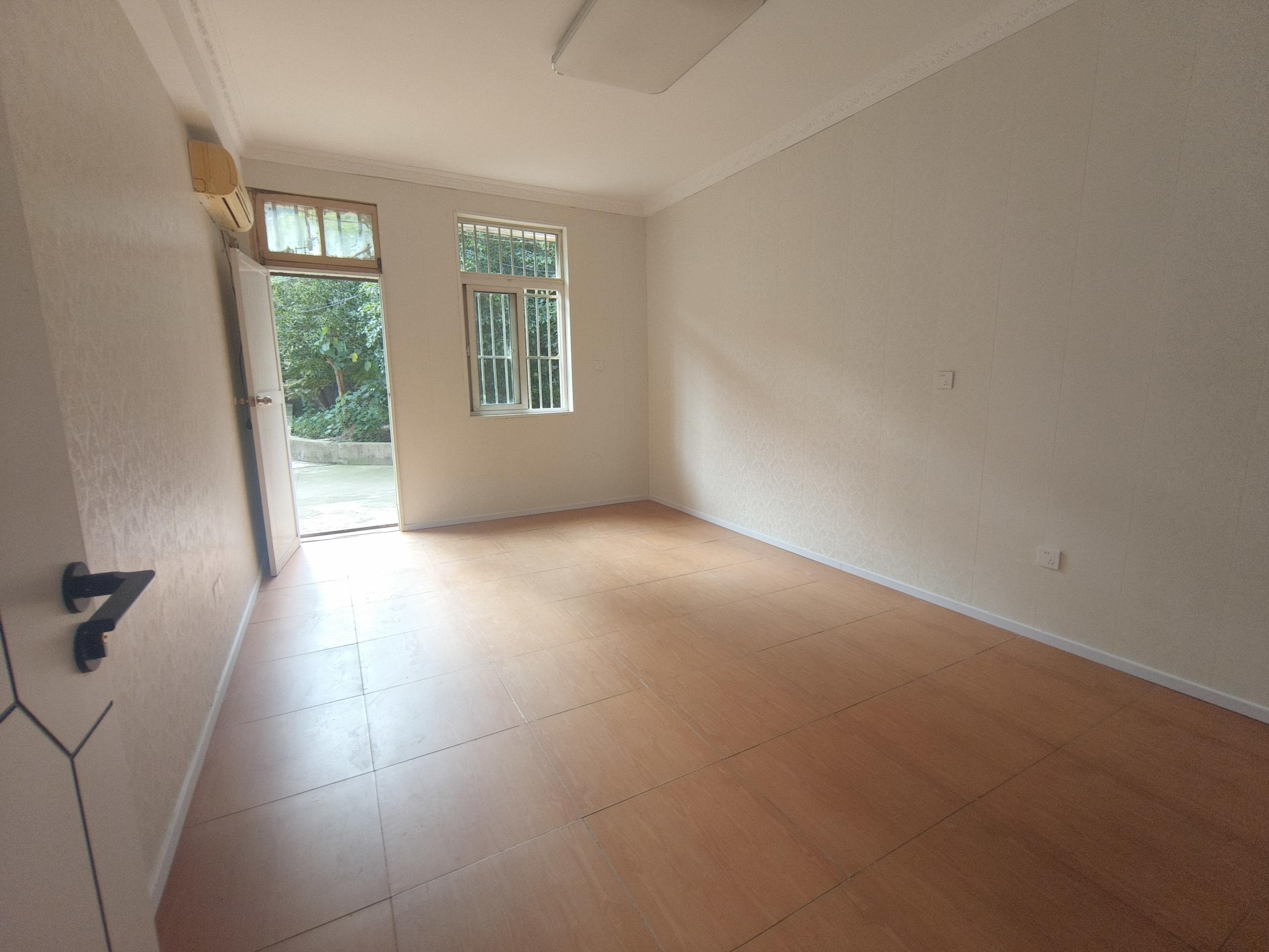 启秀路20号 3室2厅1卫 87.07m&sup2;