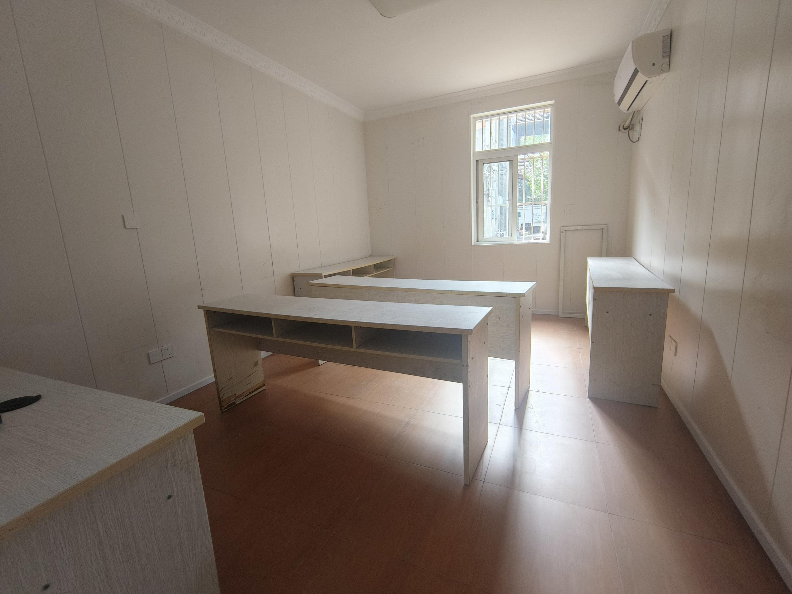 启秀路20号 3室2厅1卫 87.07m&sup2;