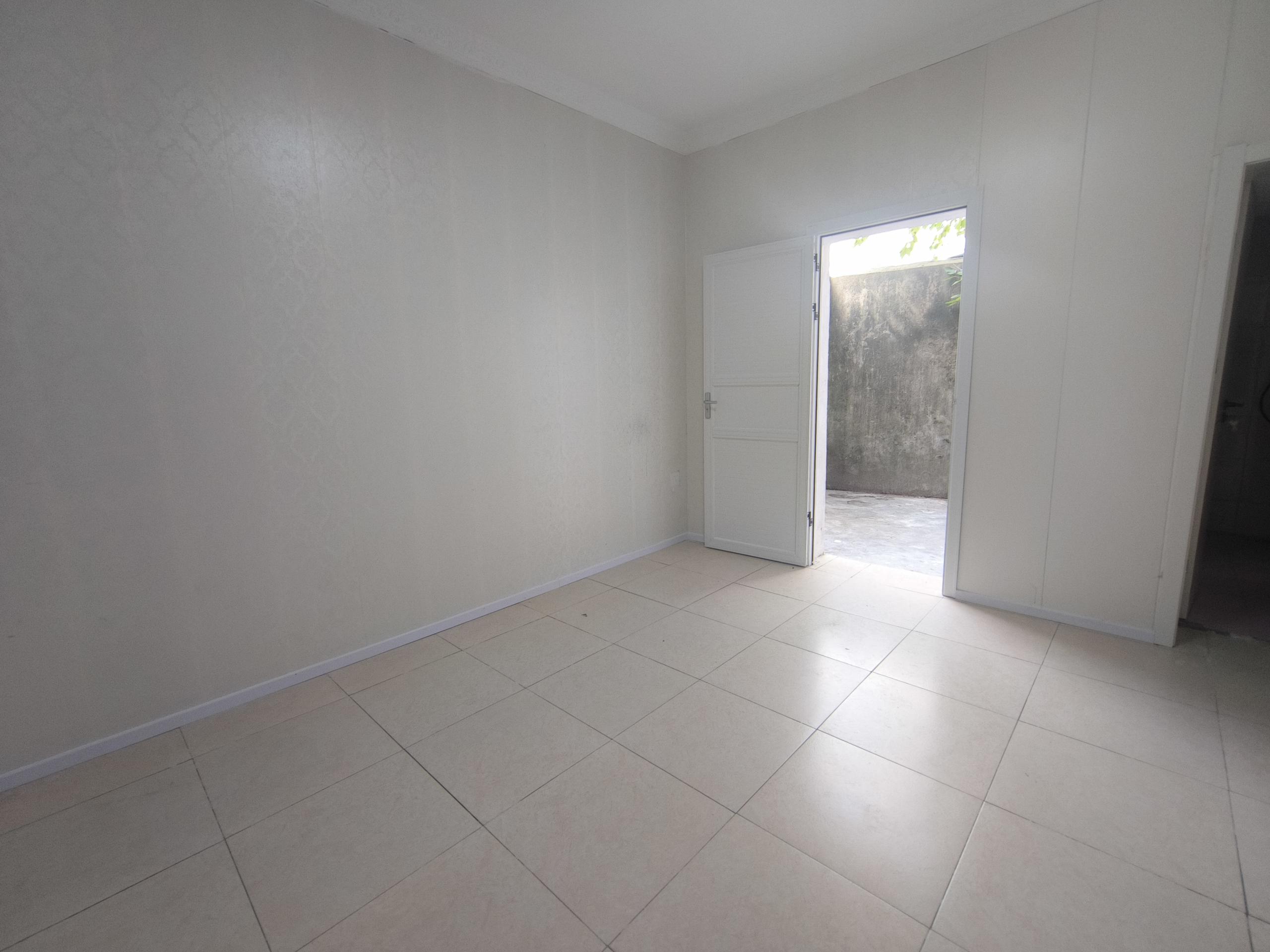 启秀路20号 3室2厅1卫 87.07m&sup2;