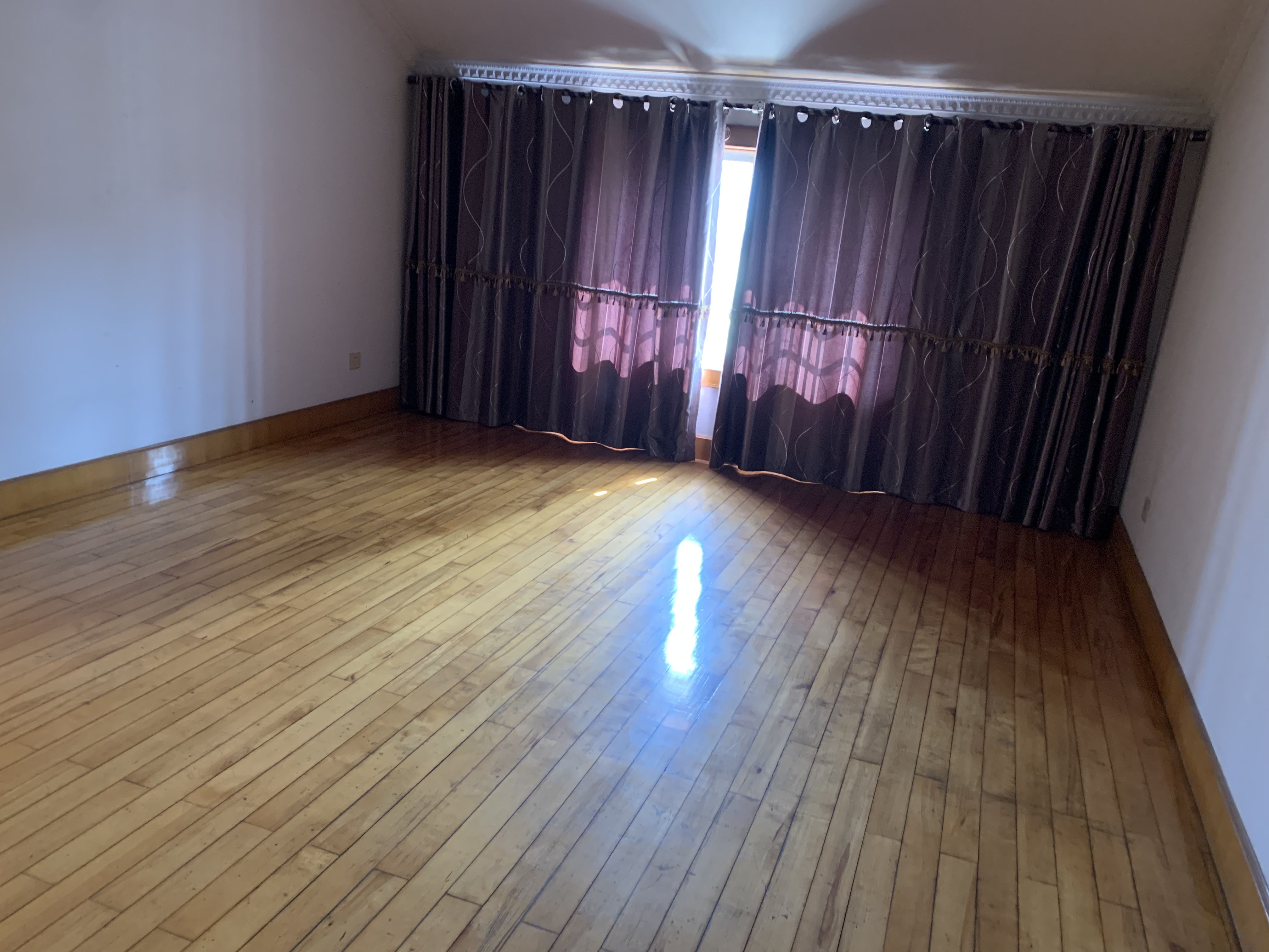 郭里园 5室2厅3卫 245.5m&sup2;