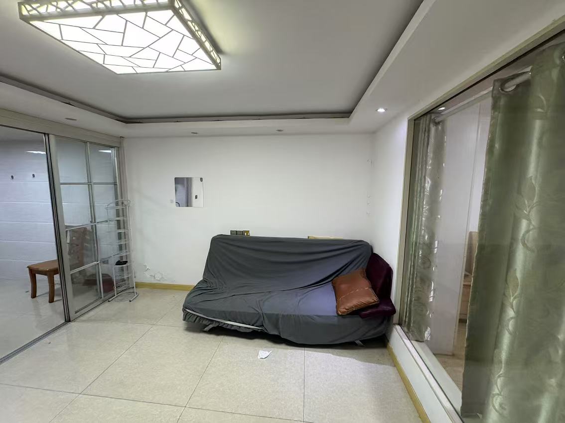 中房汇达广场 1室1厅1卫 60m²