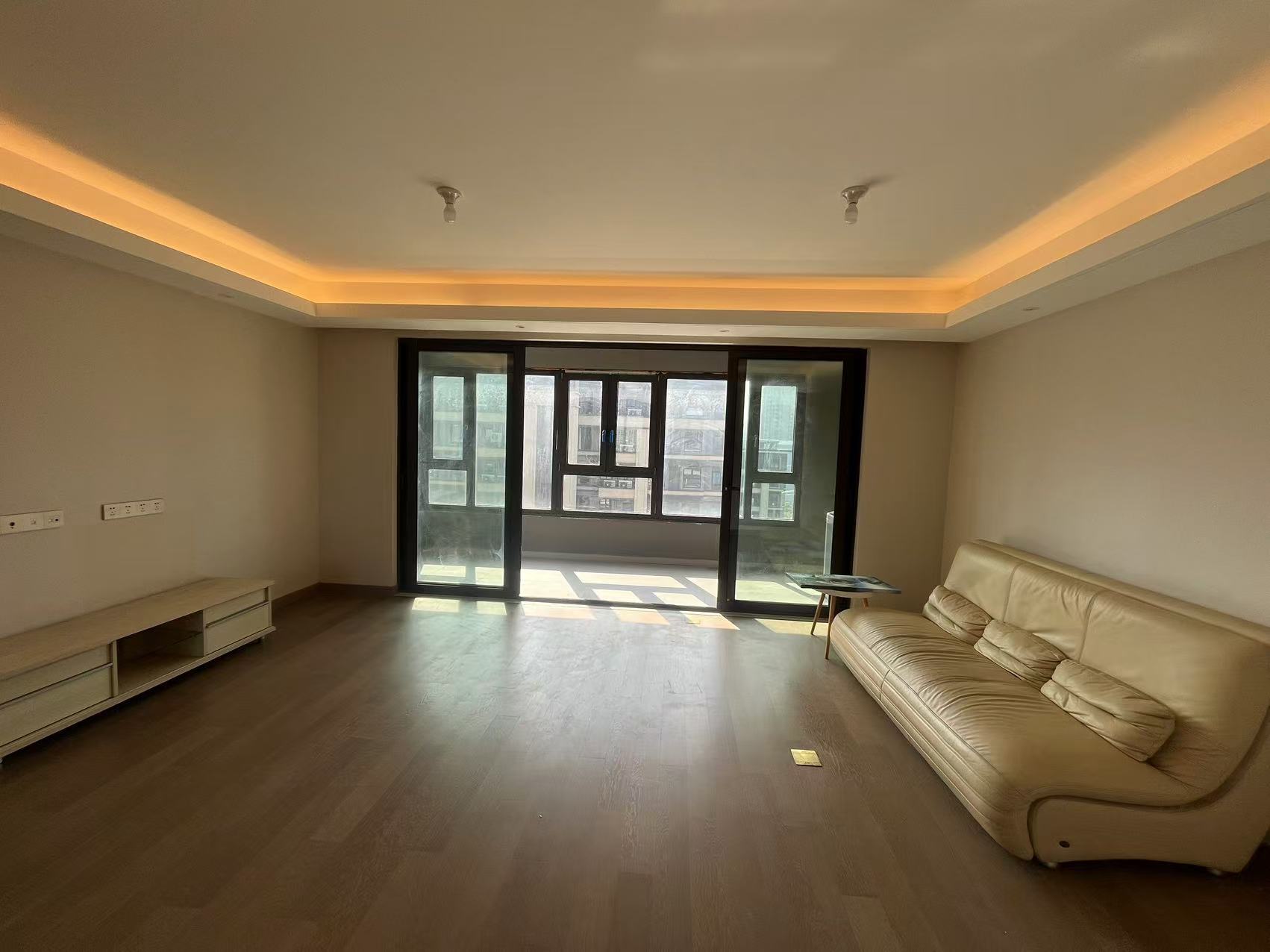 静海府 3室2厅2卫 129.00m²