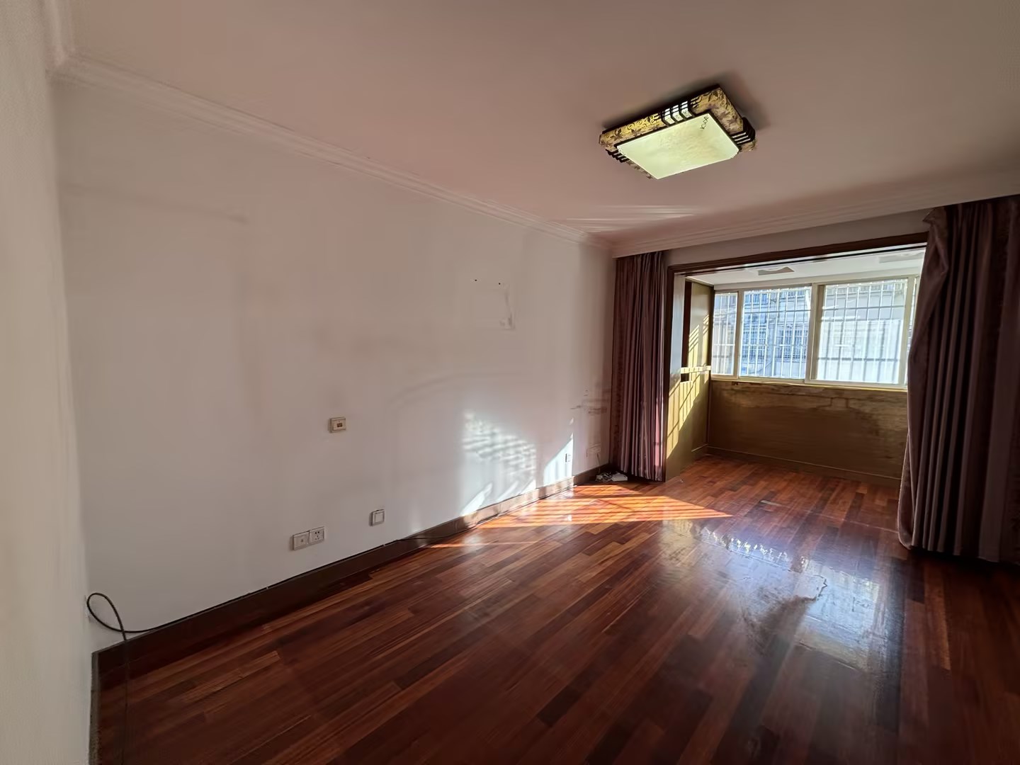 紫东花苑 2室1厅1卫 76m&sup2;