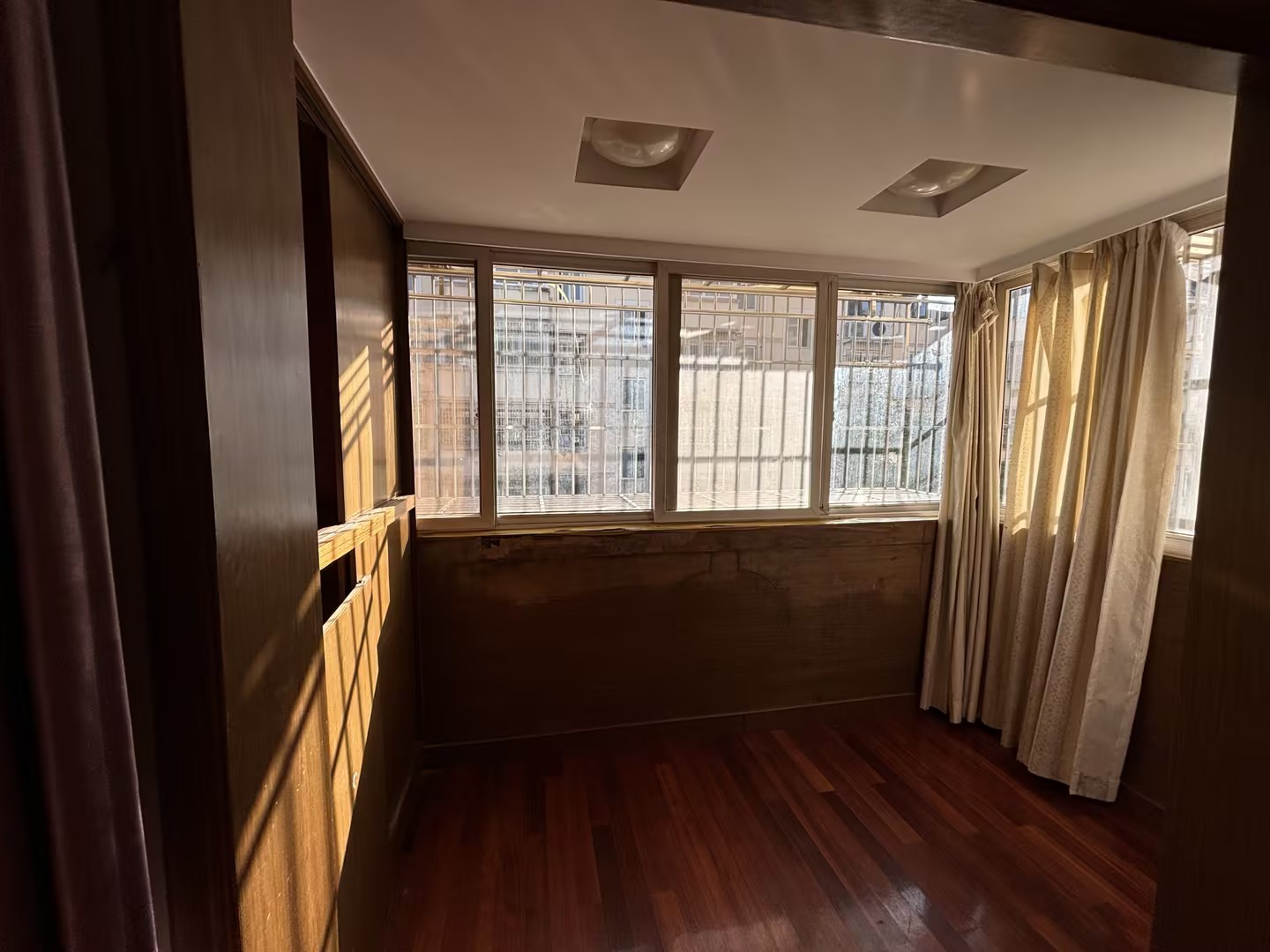 紫东花苑 2室1厅1卫 76m&sup2;