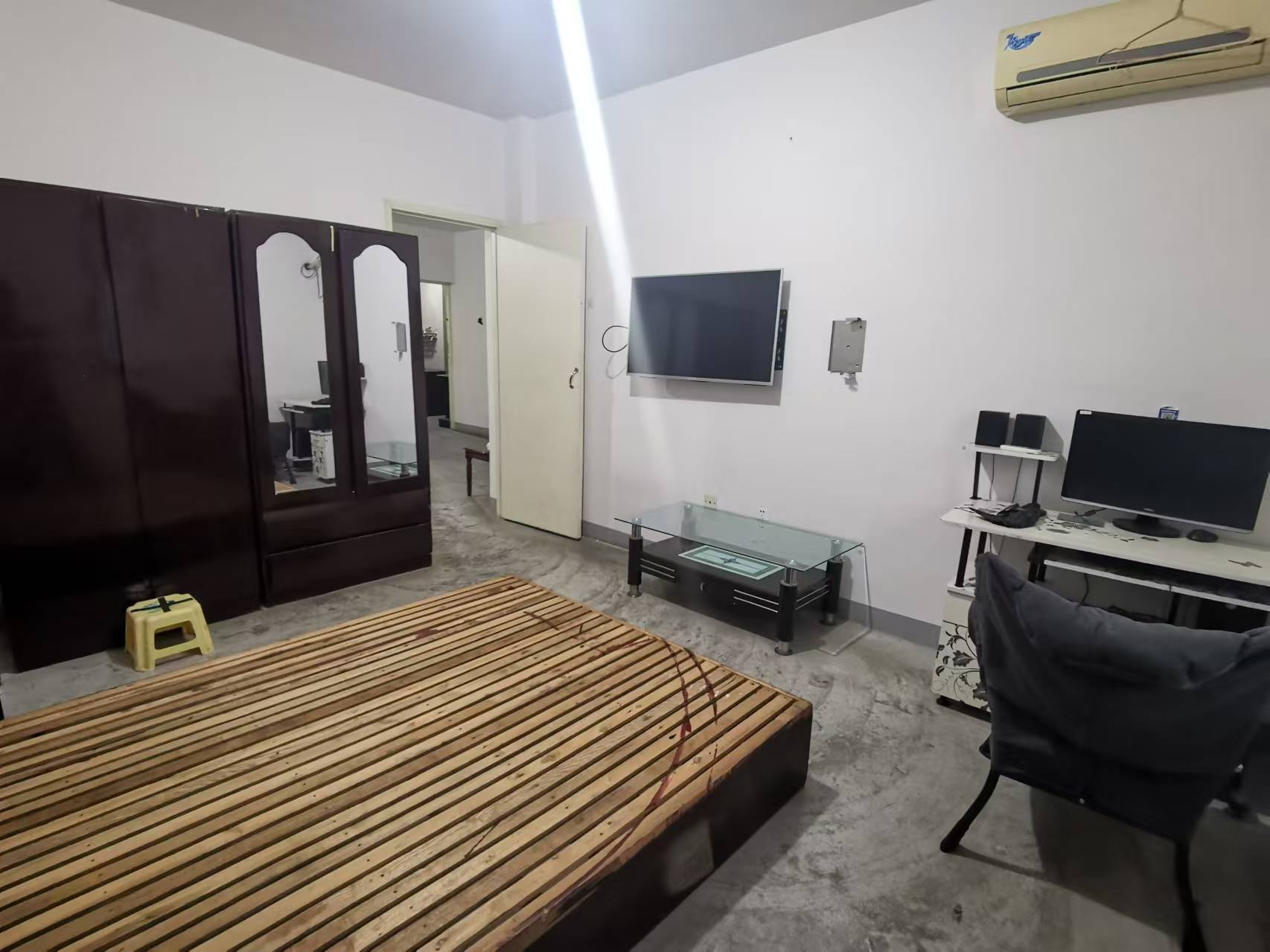 紫东南苑南区 3室1厅1卫 122m&sup2;