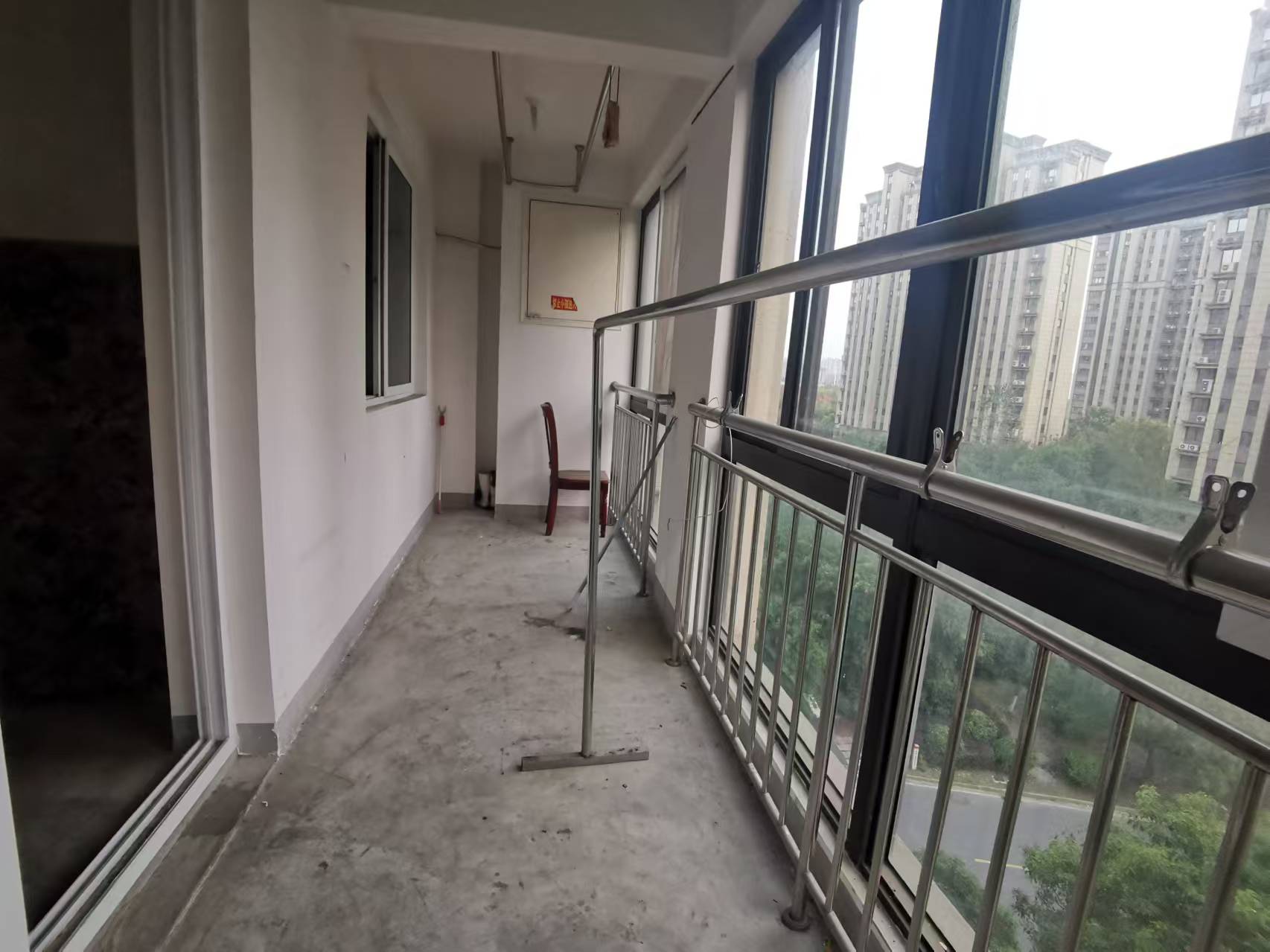 紫东南苑南区 3室1厅1卫 122m&sup2;