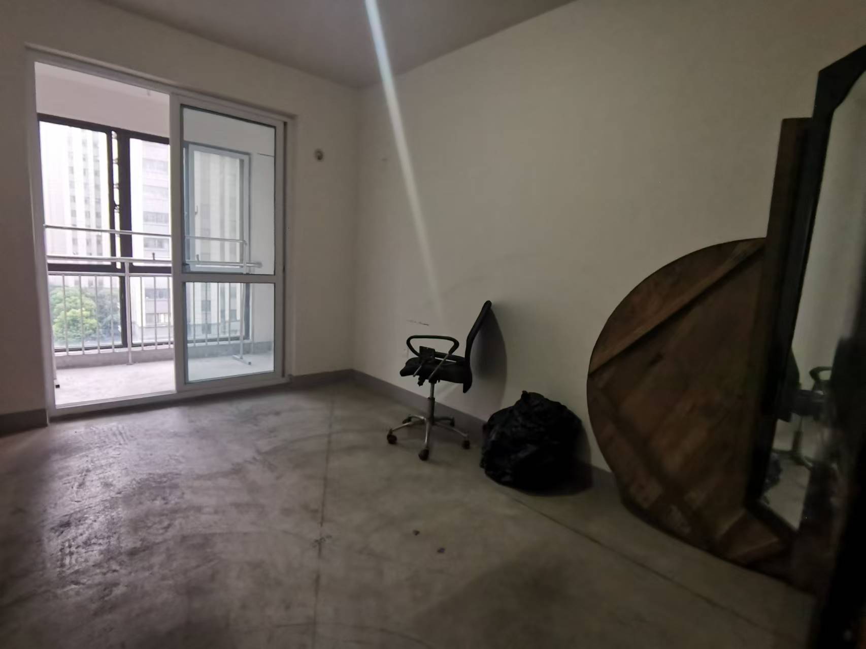 紫东南苑南区 3室1厅1卫 122m&sup2;