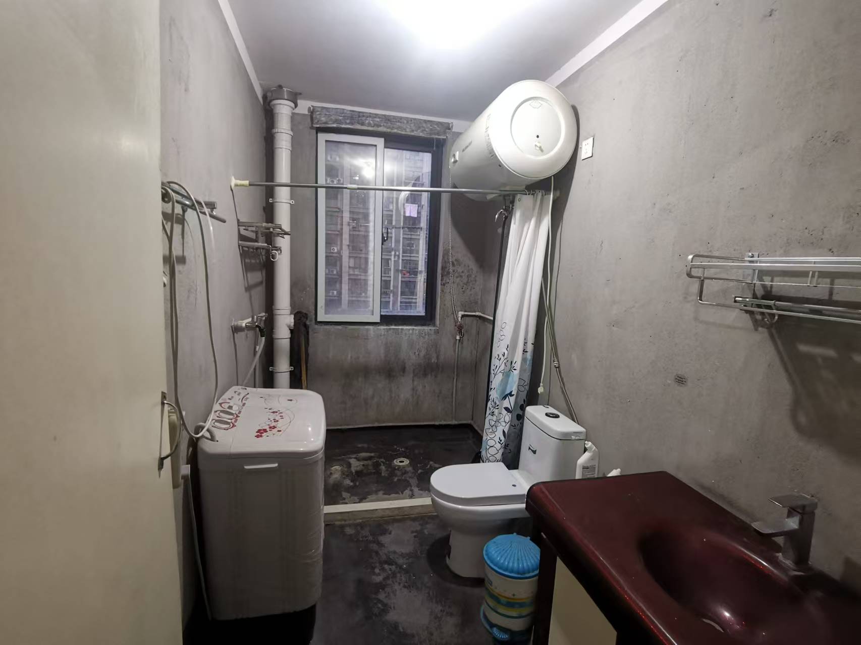 紫东南苑南区 3室1厅1卫 122m&sup2;