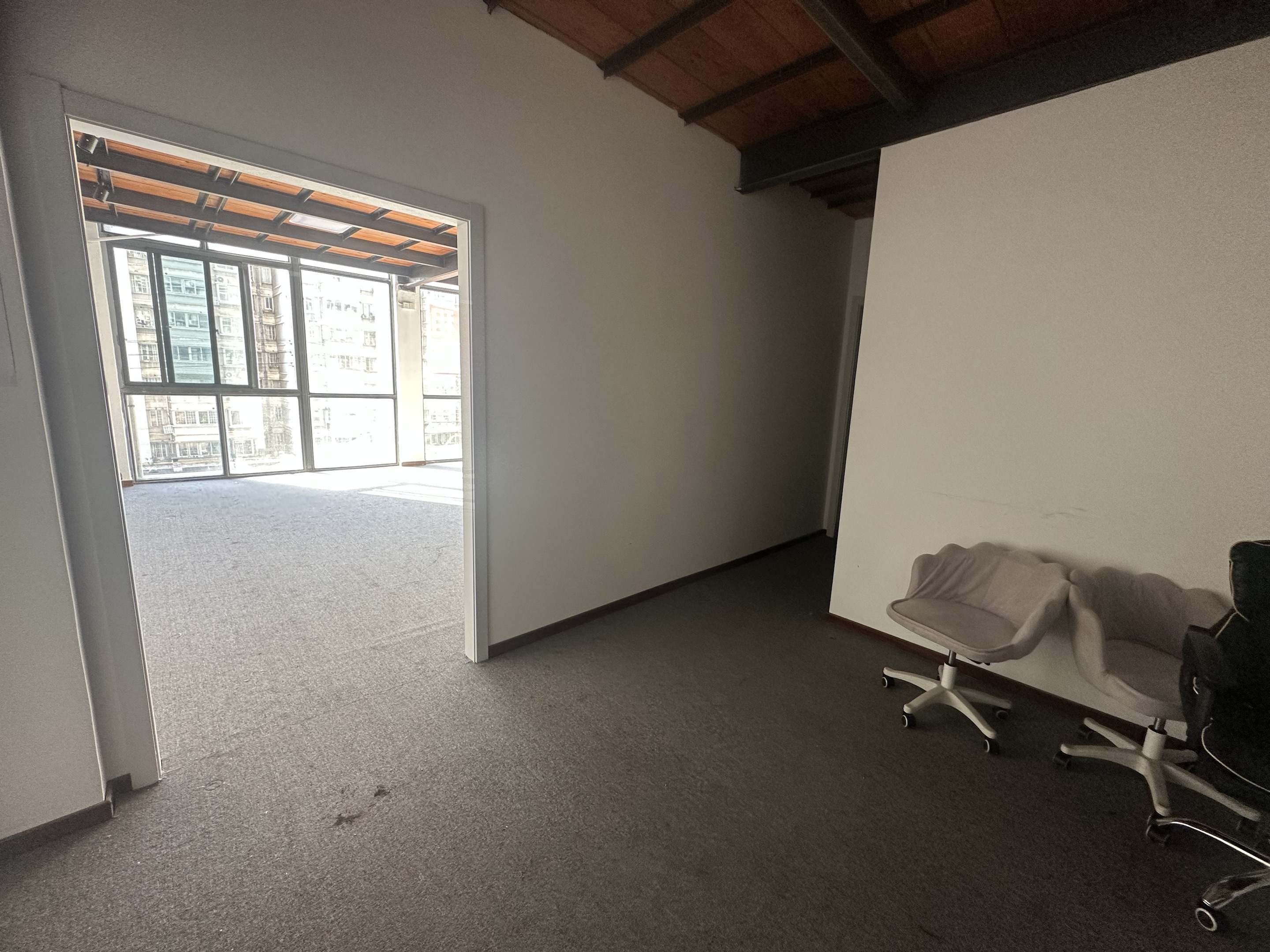 太阳鑫城 3室1厅1卫 130m&sup2;